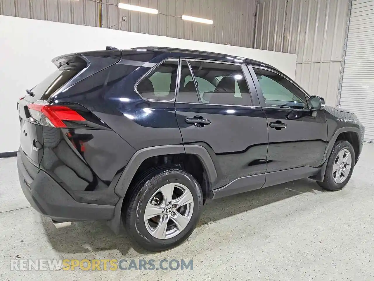 3 Фотография поврежденного автомобиля 2T3W1RFV9SC350791 TOYOTA RAV4 2025