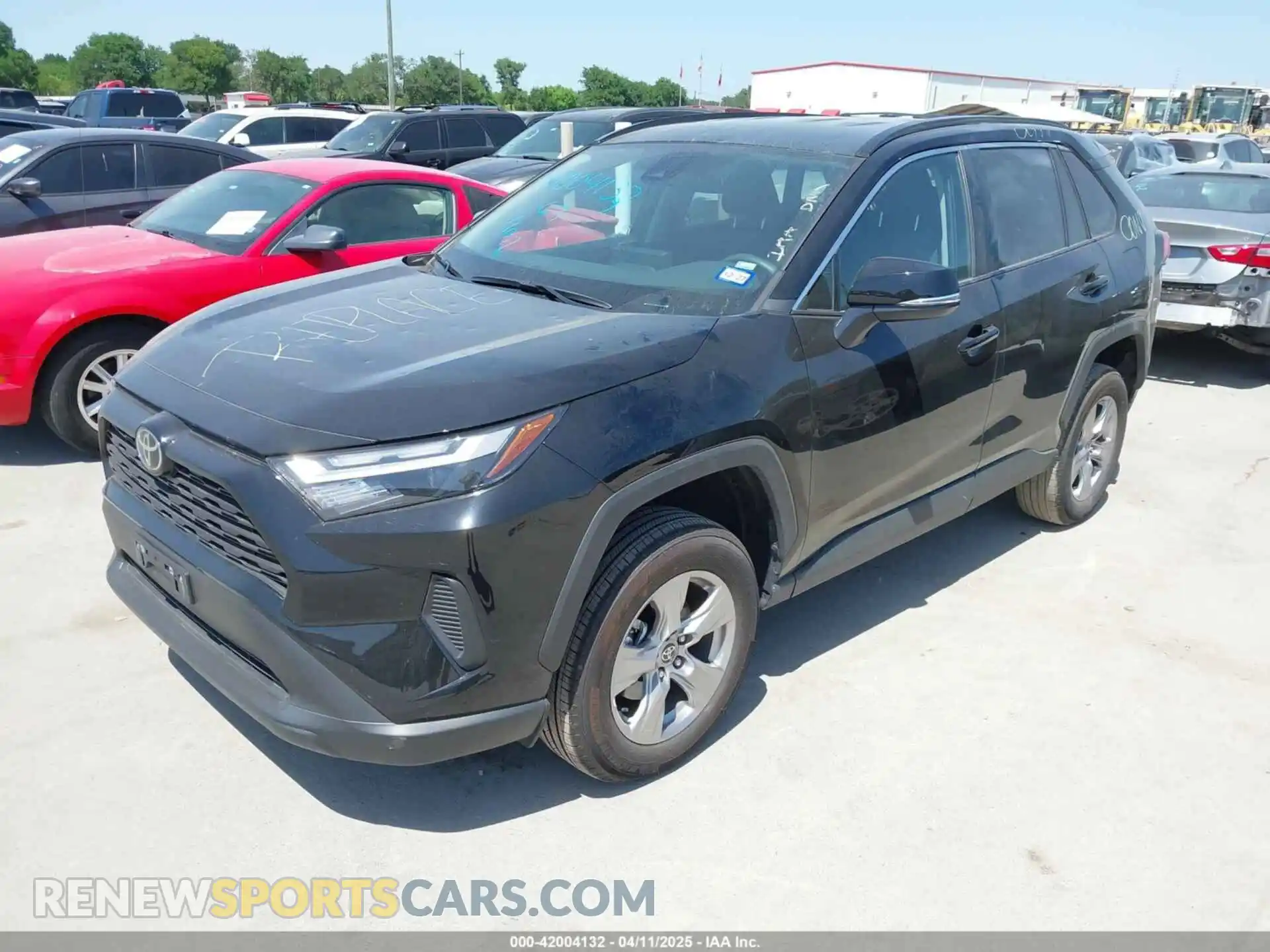 2 Фотография поврежденного автомобиля 2T3W1RFV9SW373129 TOYOTA RAV4 2025
