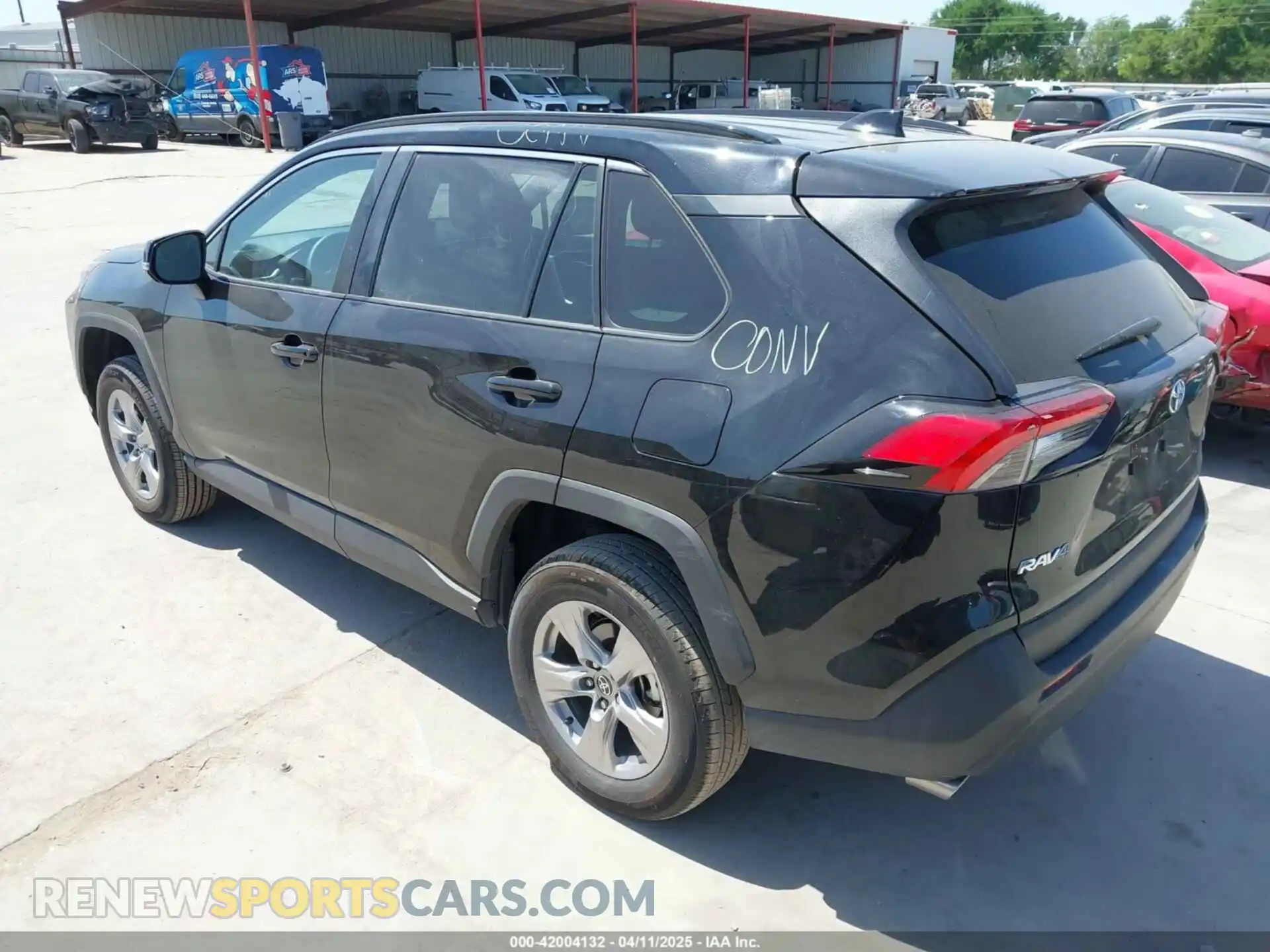3 Фотография поврежденного автомобиля 2T3W1RFV9SW373129 TOYOTA RAV4 2025