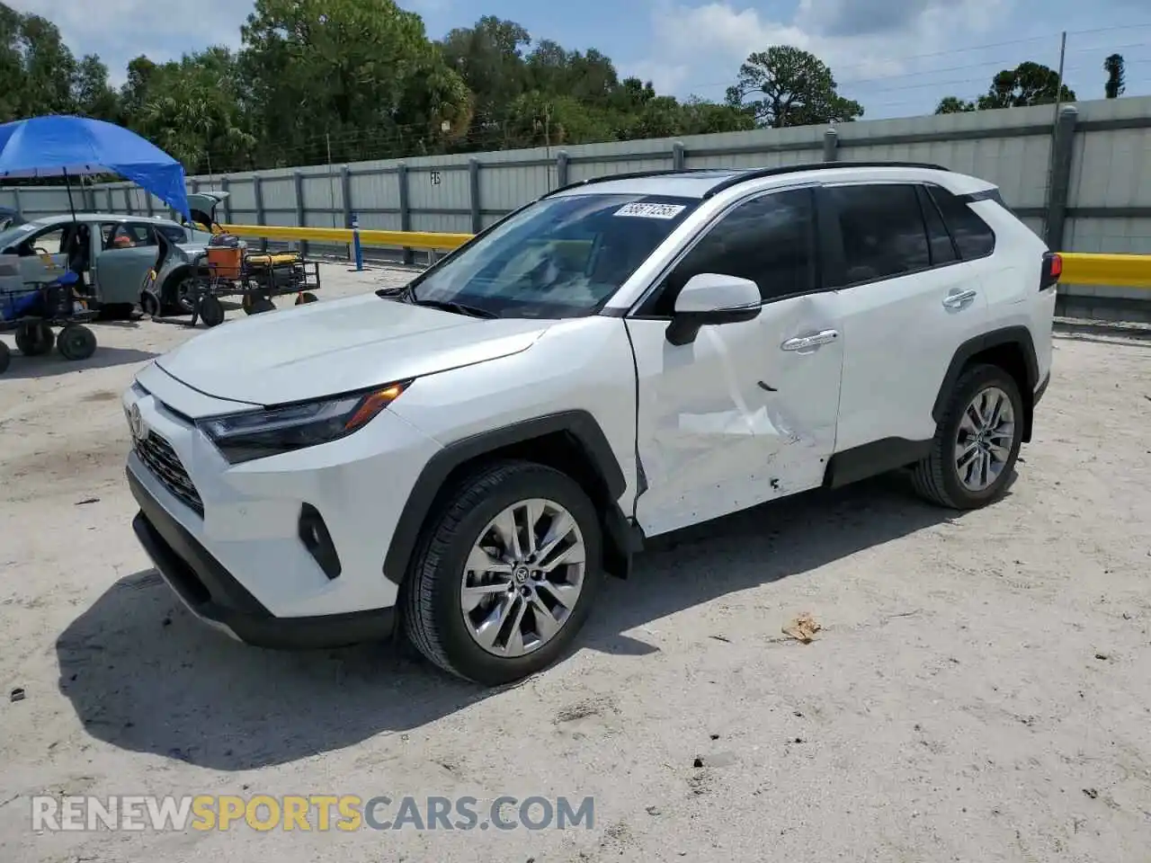 1 Photograph of a damaged car 2T3Y1RFV0SW390524 TOYOTA RAV4 2025