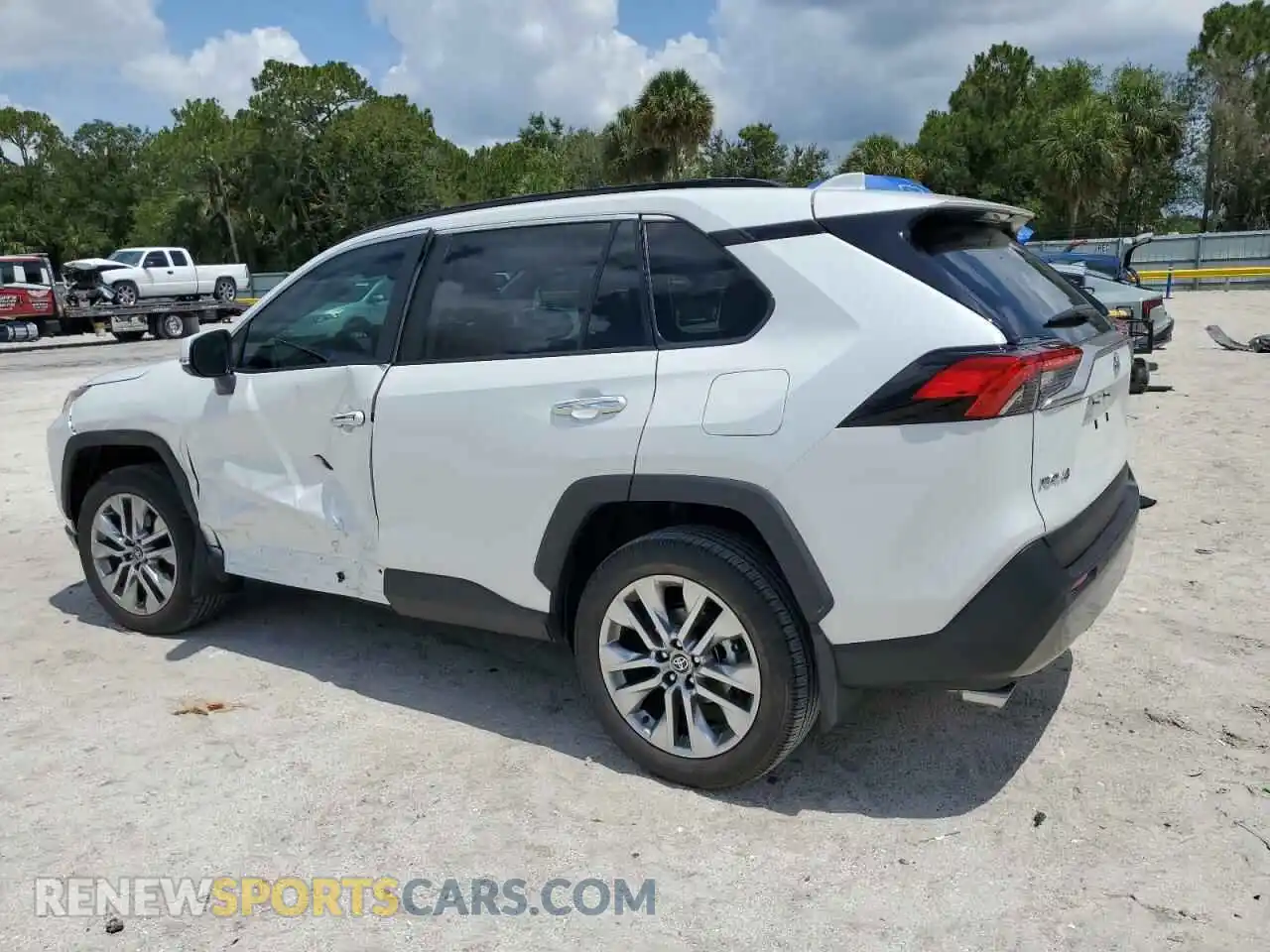 2 Photograph of a damaged car 2T3Y1RFV0SW390524 TOYOTA RAV4 2025