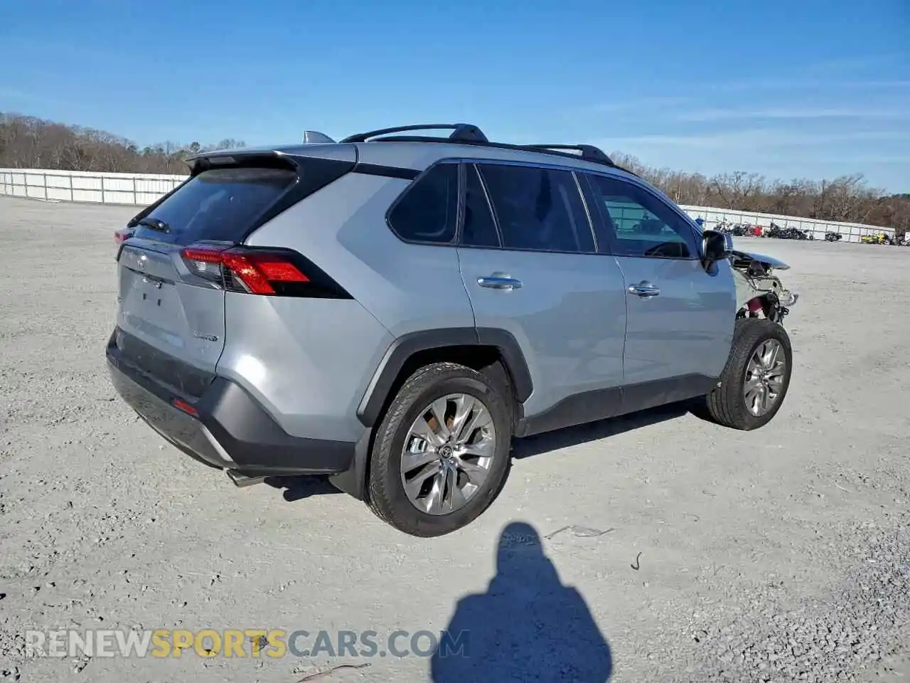 3 Photograph of a damaged car 2T3Y1RFV1SW427757 TOYOTA RAV4 2025