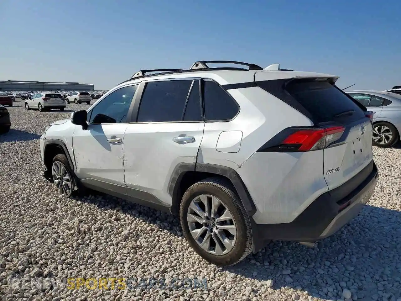2 Фотография поврежденного автомобиля 2T3Y1RFV2SW436158 TOYOTA RAV4 2025