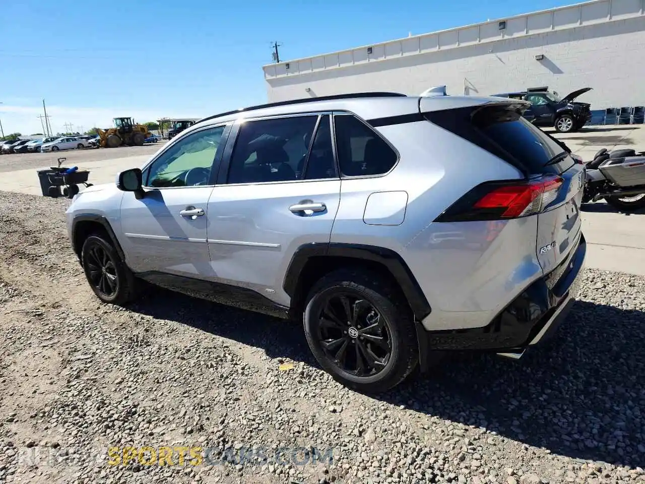 2 Фотография поврежденного автомобиля JTM16RFV4SD162705 TOYOTA RAV4 2025