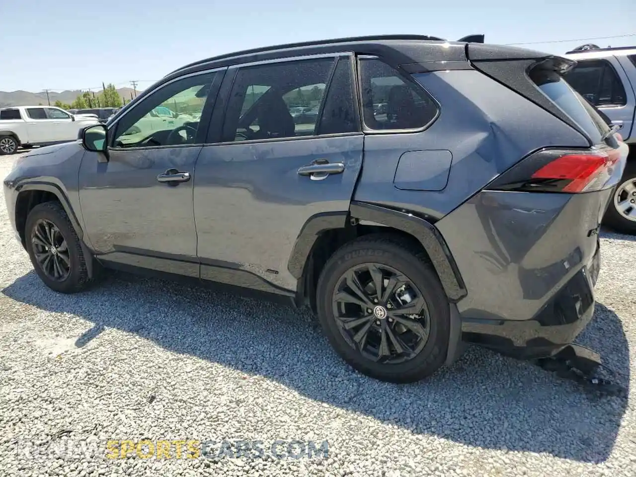 2 fotografías del automóvil dañado JTME6RFV7SD571802 TOYOTA RAV4 2025