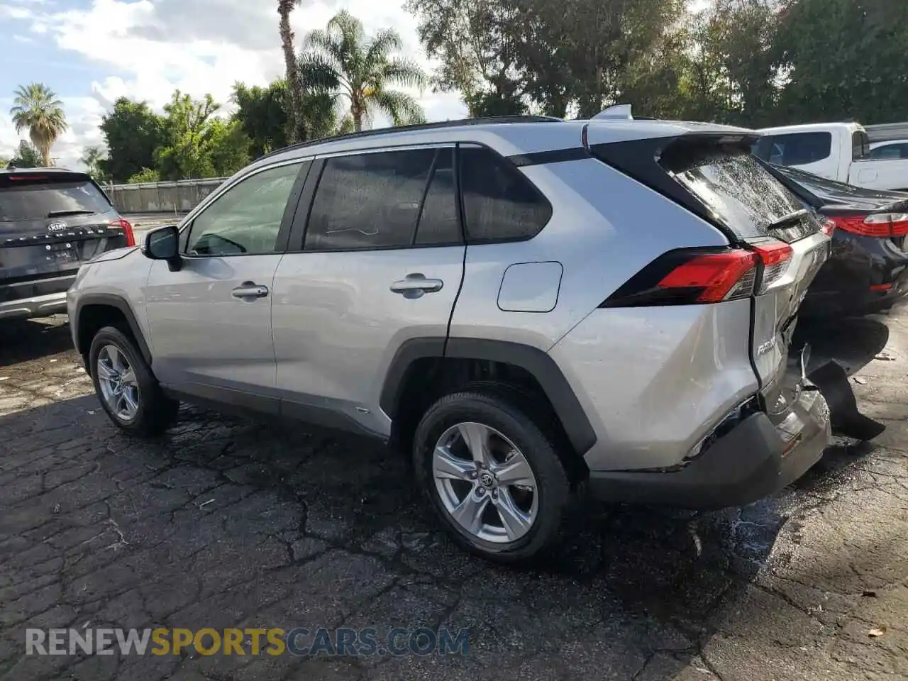 2 Фотография поврежденного автомобиля JTMMWRFV0SD335729 TOYOTA RAV4 2025