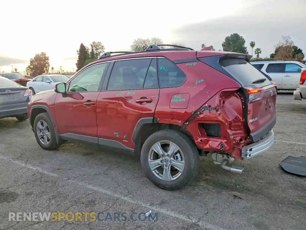 2 fotografías del automóvil dañado JTMMWRFV6SD281059 TOYOTA RAV4 2025