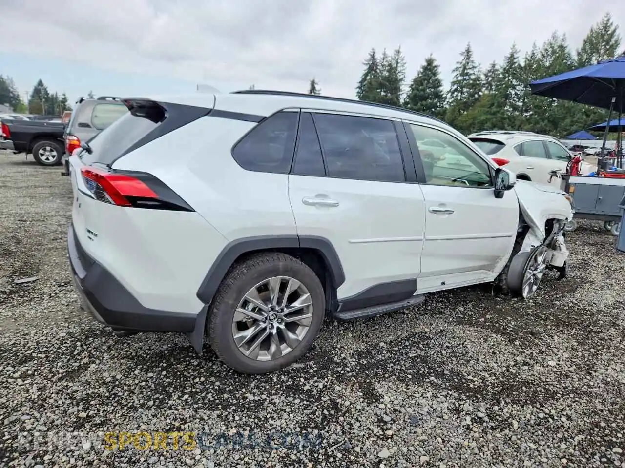 3 fotografías del automóvil dañado JTMN1RFV9SJ045686 TOYOTA RAV4 2025