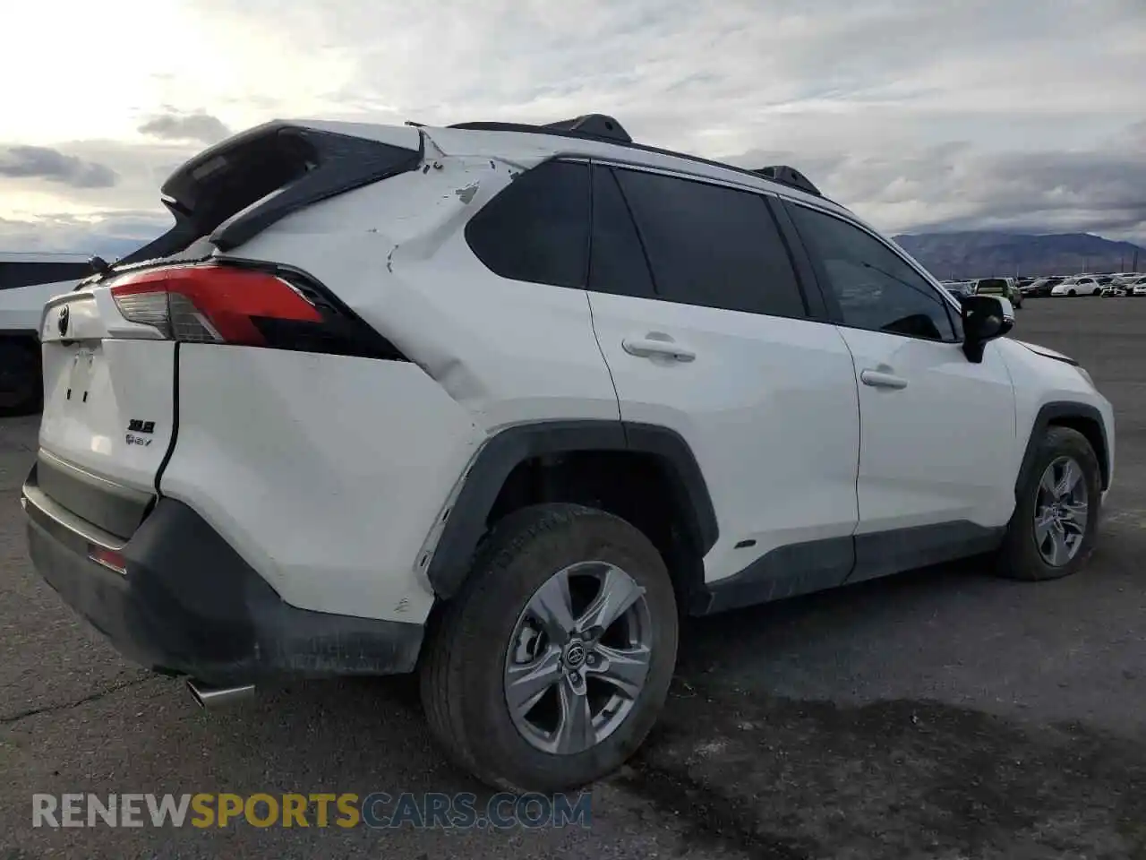 3 fotografías del automóvil dañado JTMRWRFV0SD285565 TOYOTA RAV4 2025