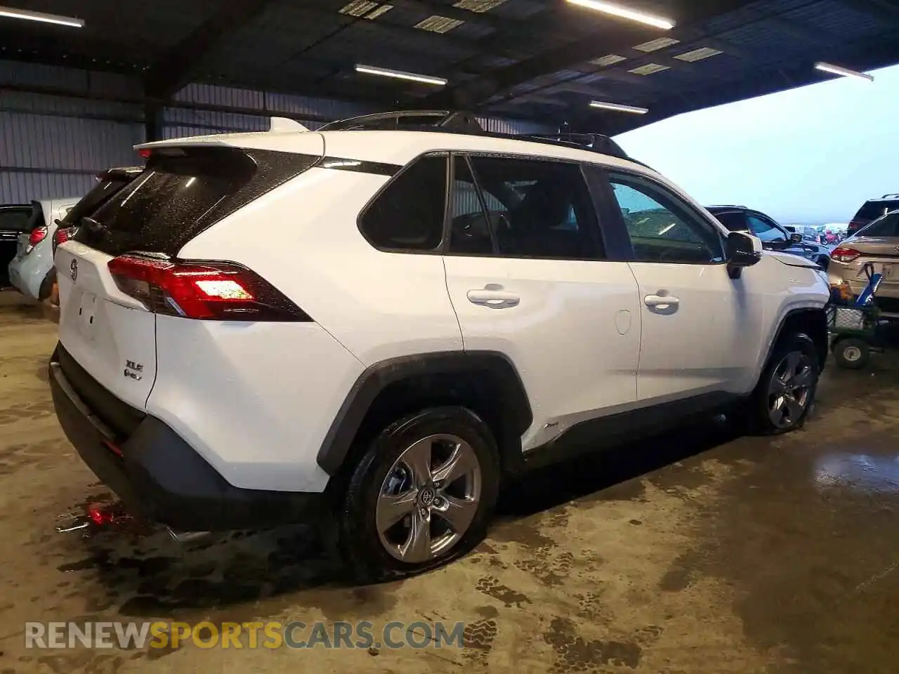3 fotografías del automóvil dañado JTMRWRFV7SD604069 TOYOTA RAV4 2025