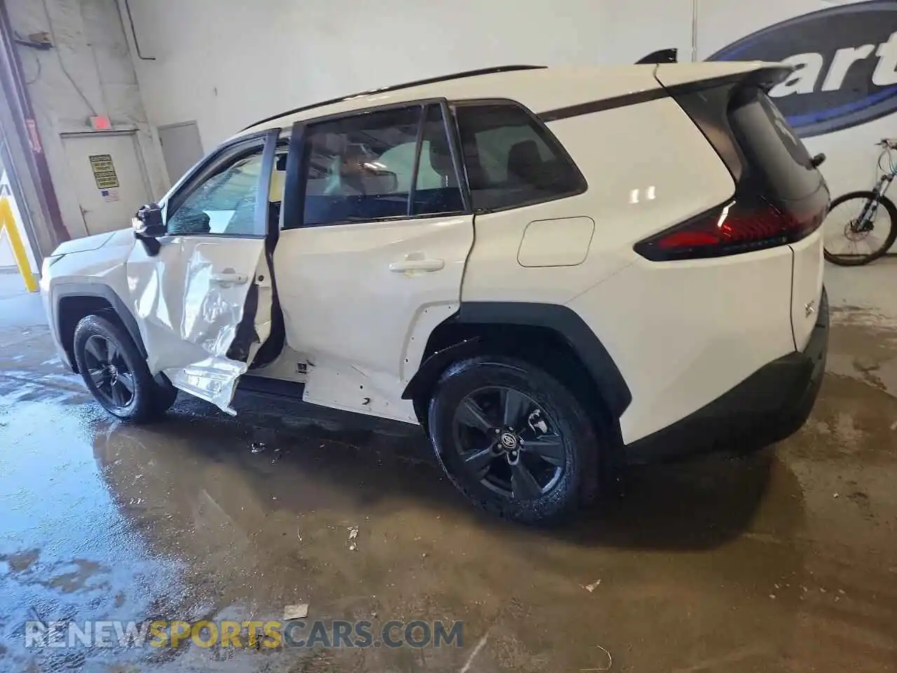 2 fotografías del automóvil dañado 2T36CRAV6TC028581 TOYOTA RAV4 2026