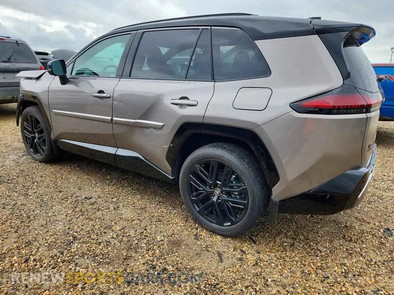 2 Фотография поврежденного автомобиля 2T36CRAVXTW054678 TOYOTA RAV4 2026