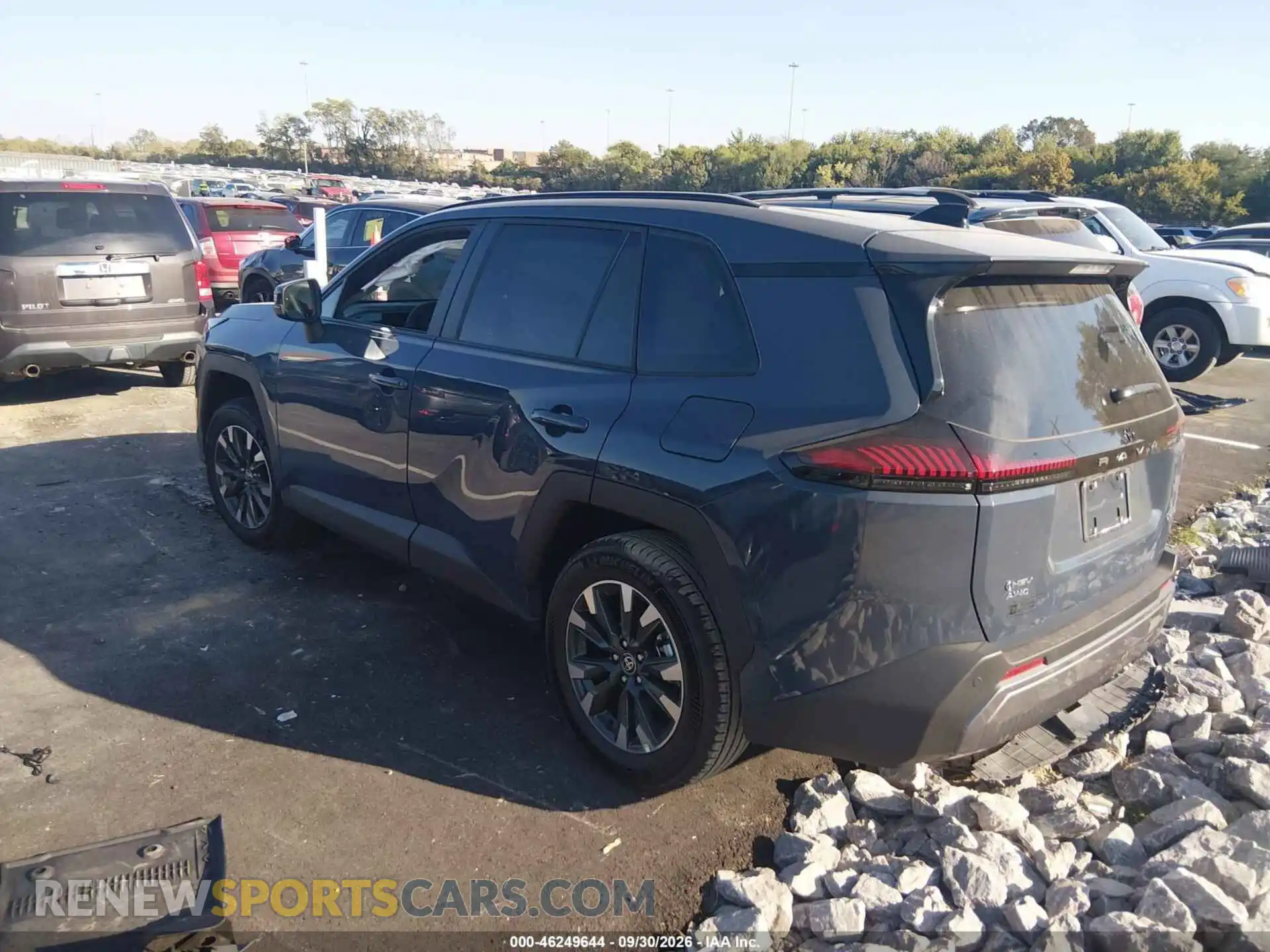 3 fotografías del automóvil dañado 2T36CRAVXTW055250 TOYOTA RAV4 2026