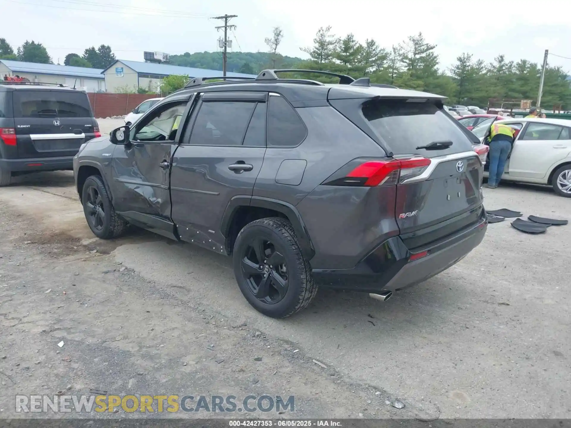 3 fotografías del automóvil dañado JTMEWRFV3KJ022177 TOYOTA RAV4 HYBRID 2019