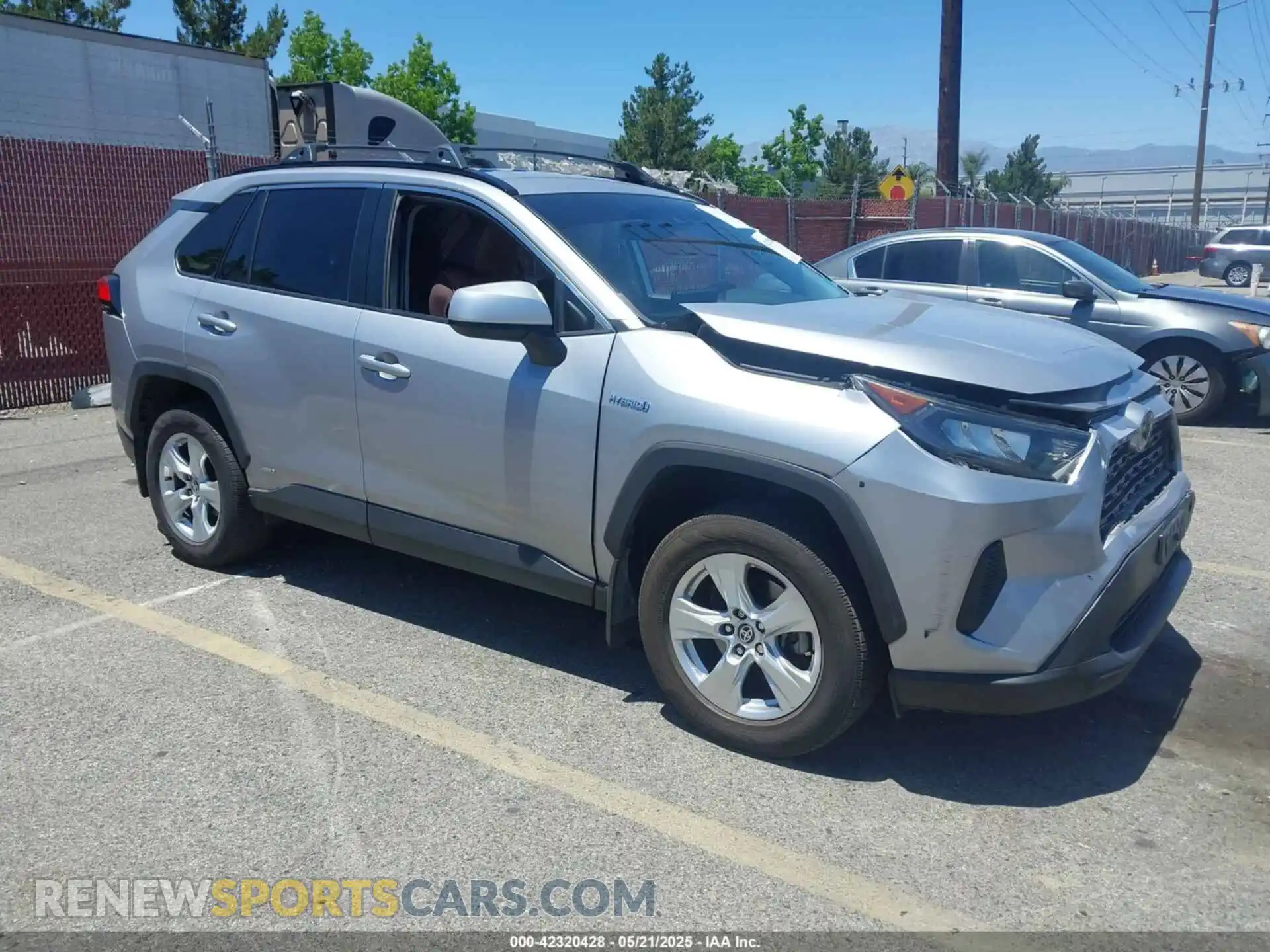 1 Фотография поврежденного автомобиля JTMLWRFV0LD068038 TOYOTA RAV4 HYBRID 2020