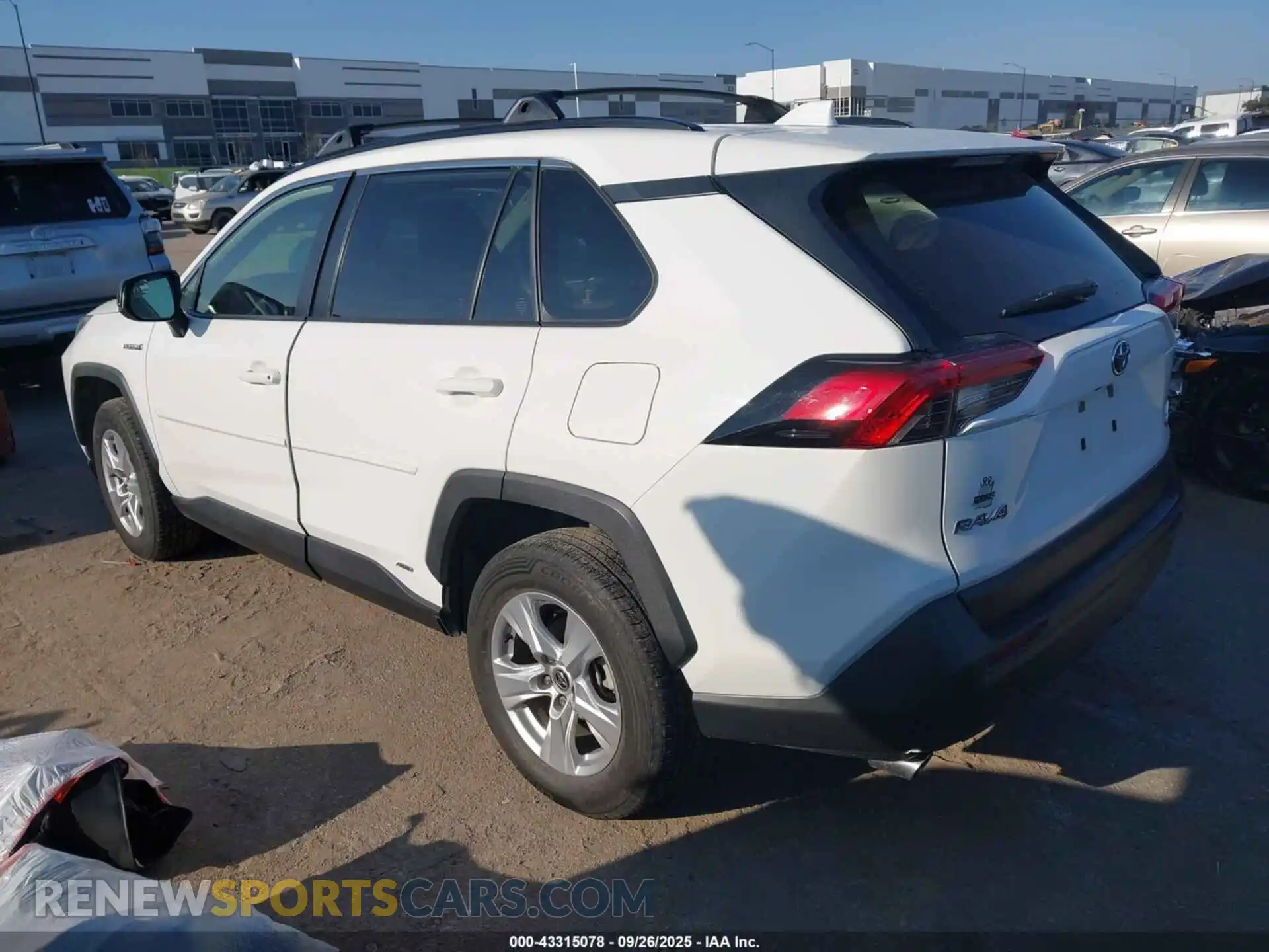 3 Фотография поврежденного автомобиля JTMLWRFV8MD124874 TOYOTA RAV4 HYBRID 2021