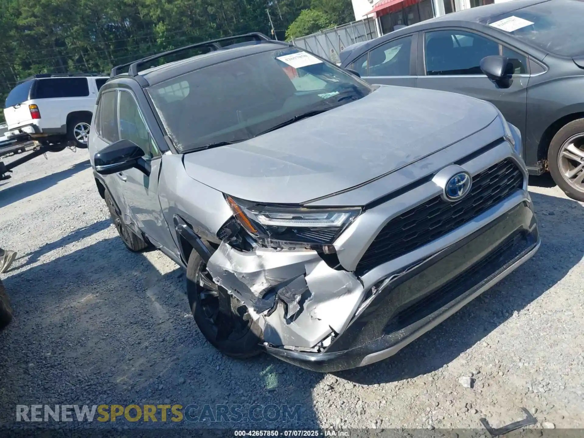 1 Photograph of a damaged car 2T3E6RFV7NW035827 TOYOTA RAV4 HYBRID 2022