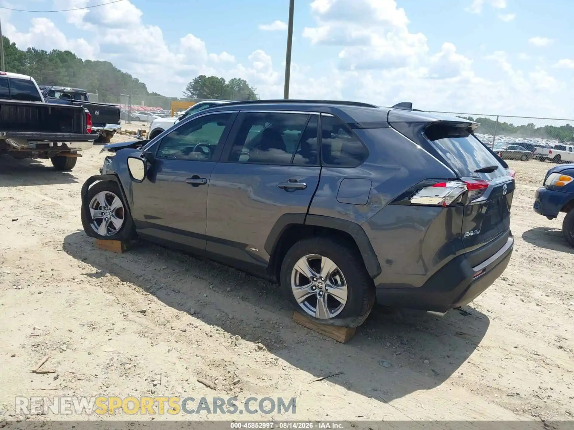 3 Фотография поврежденного автомобиля JTMLWRFV5PD195079 TOYOTA RAV4 HYBRID 2023