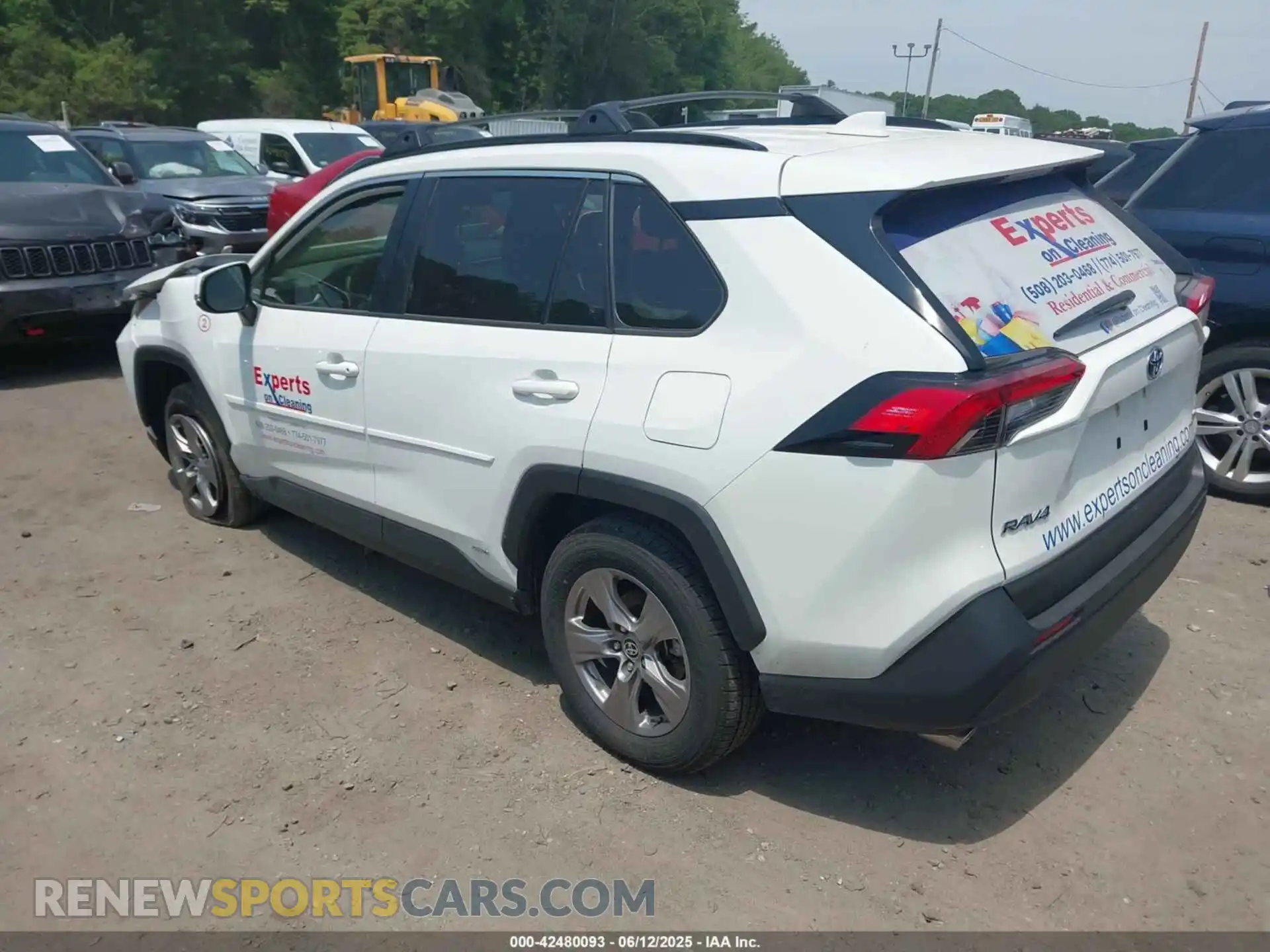 3 Photograph of a damaged car JTMMWRFV0RD243689 TOYOTA RAV4 HYBRID 2024