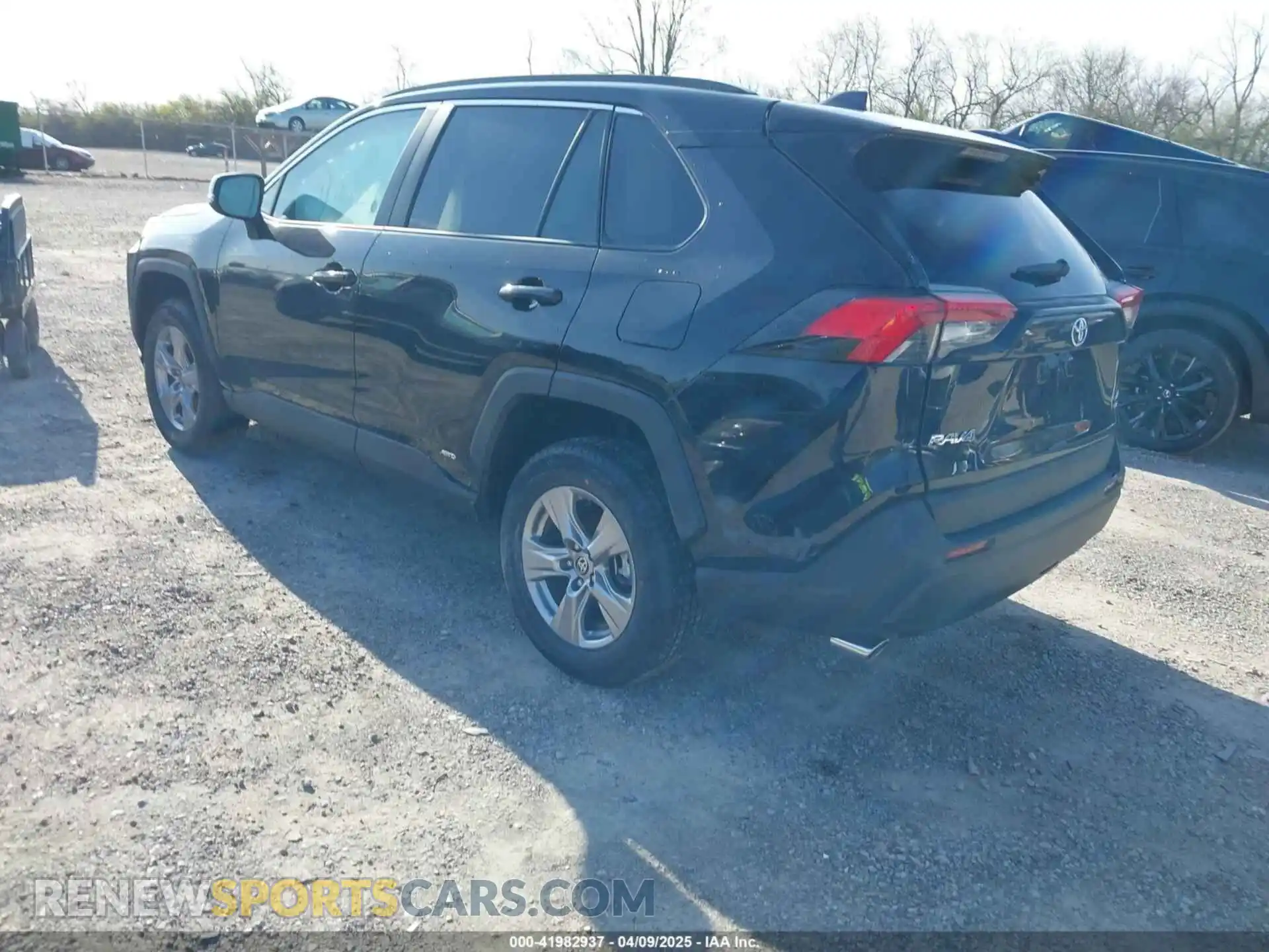 3 Photograph of a damaged car 2T3RWRFV6SW263671 TOYOTA RAV4 HYBRID 2025