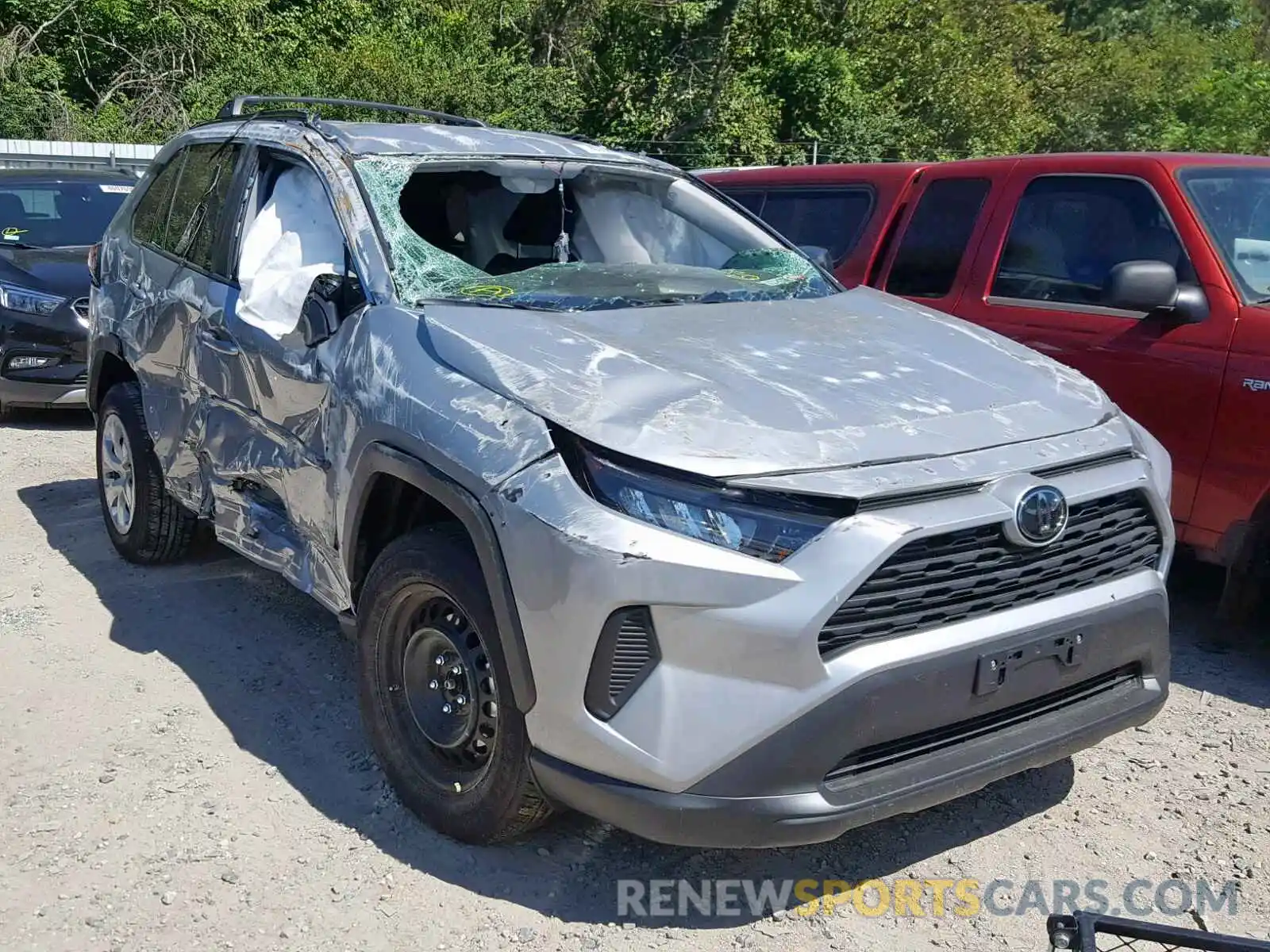 1 Photograph of a damaged car 2T3F1RFV3KW052770 TOYOTA RAV4 LE 2019