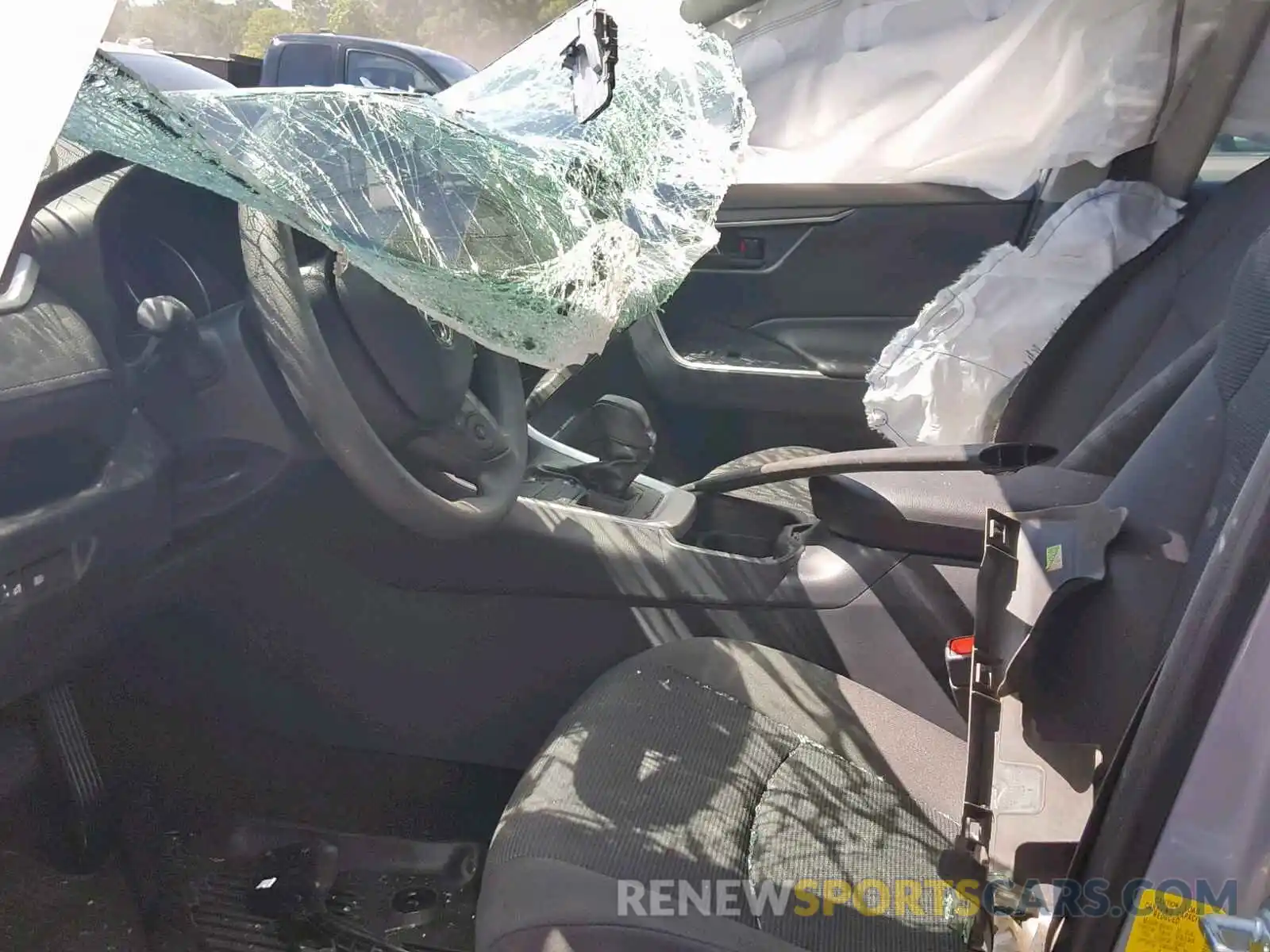 5 Photograph of a damaged car 2T3F1RFV3KW052770 TOYOTA RAV4 LE 2019