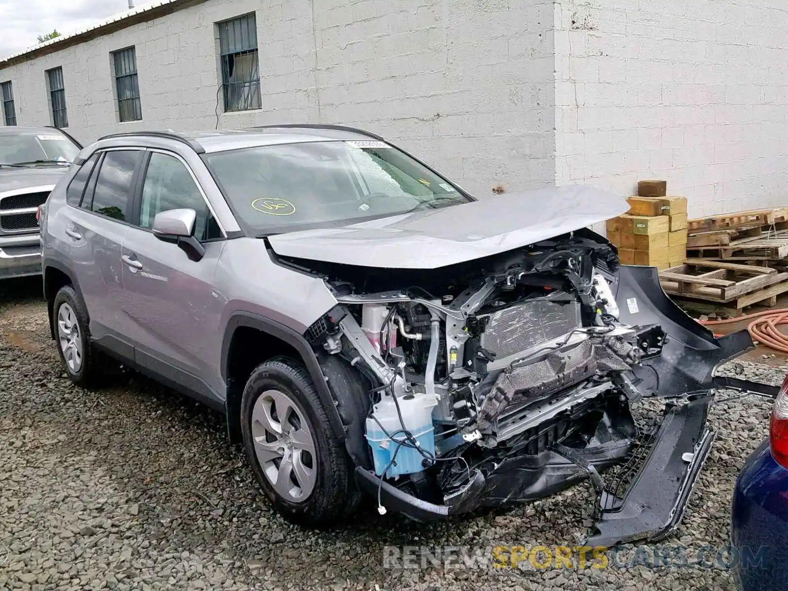 1 Photograph of a damaged car 2T3G1RFV9KW015985 TOYOTA RAV4 LE 2019