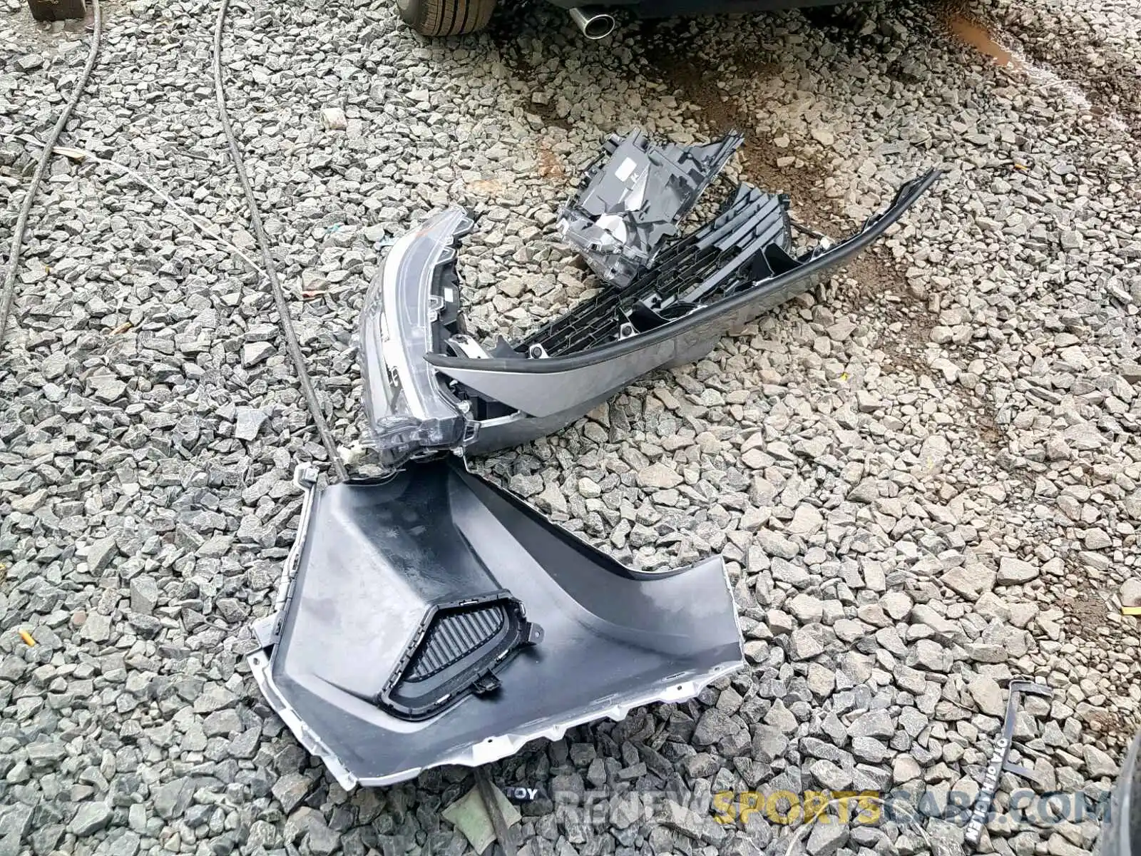 9 Photograph of a damaged car 2T3G1RFV9KW015985 TOYOTA RAV4 LE 2019