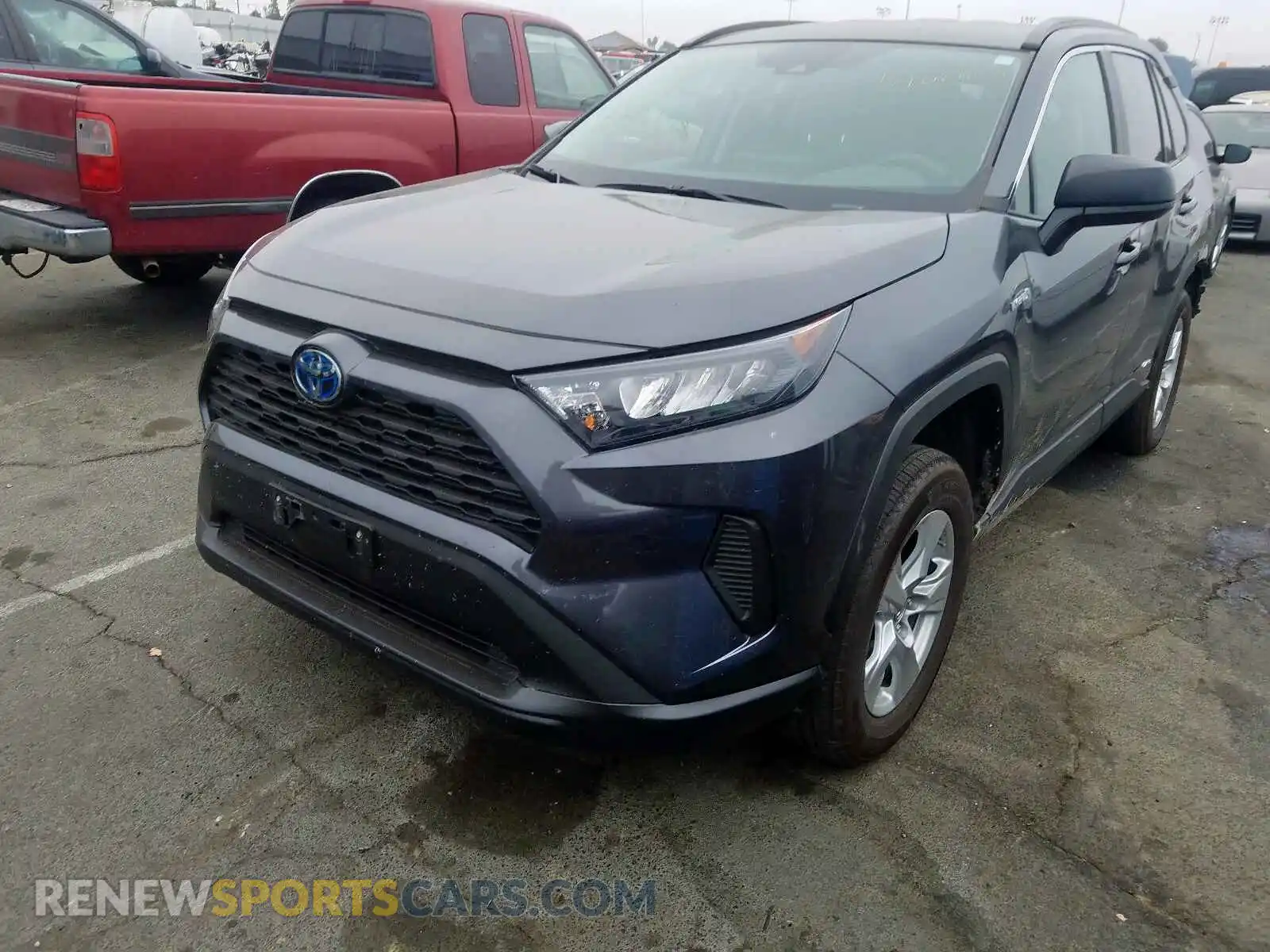 2 Photograph of a damaged car 2T3LWRFV2KW007601 TOYOTA RAV4 LE 2019