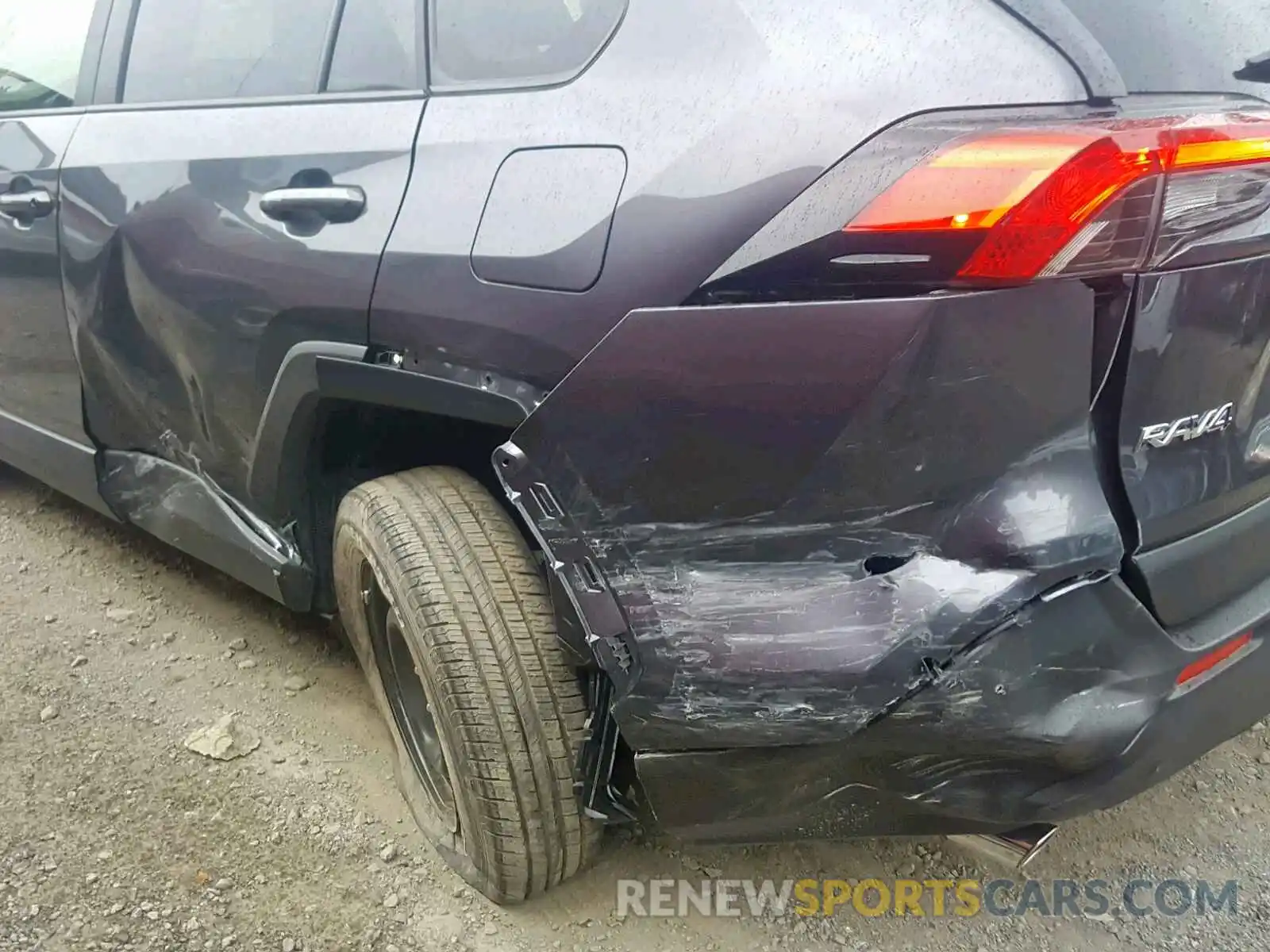 9 Photograph of a damaged car JTMF1RFV5KD504666 TOYOTA RAV4 LE 2019