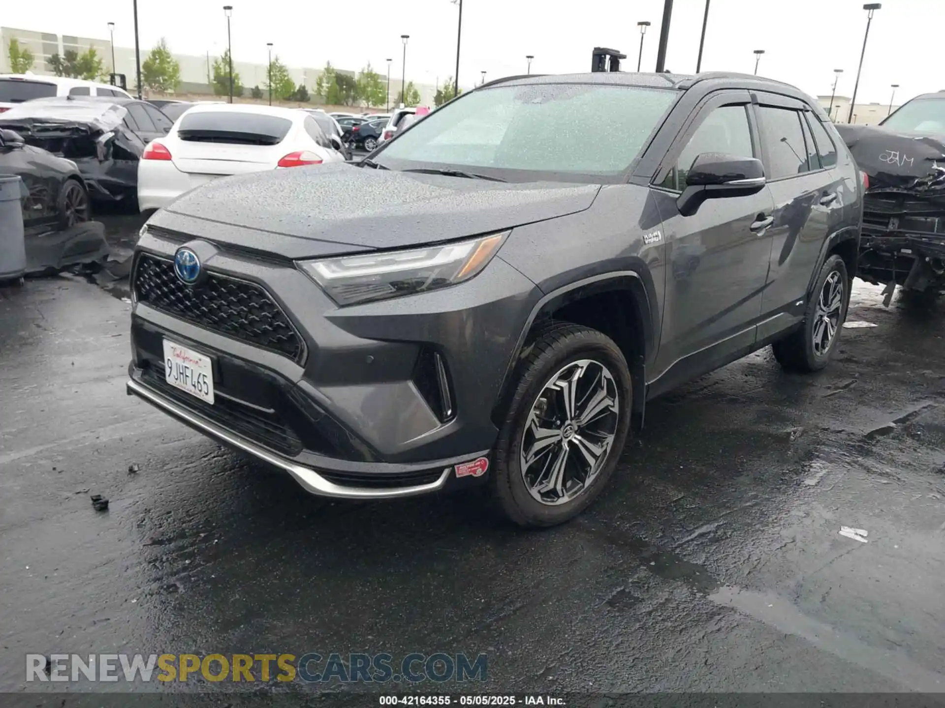 2 Фотография поврежденного автомобиля JTMFB3FV4PD158644 TOYOTA RAV4 PRIME 2023