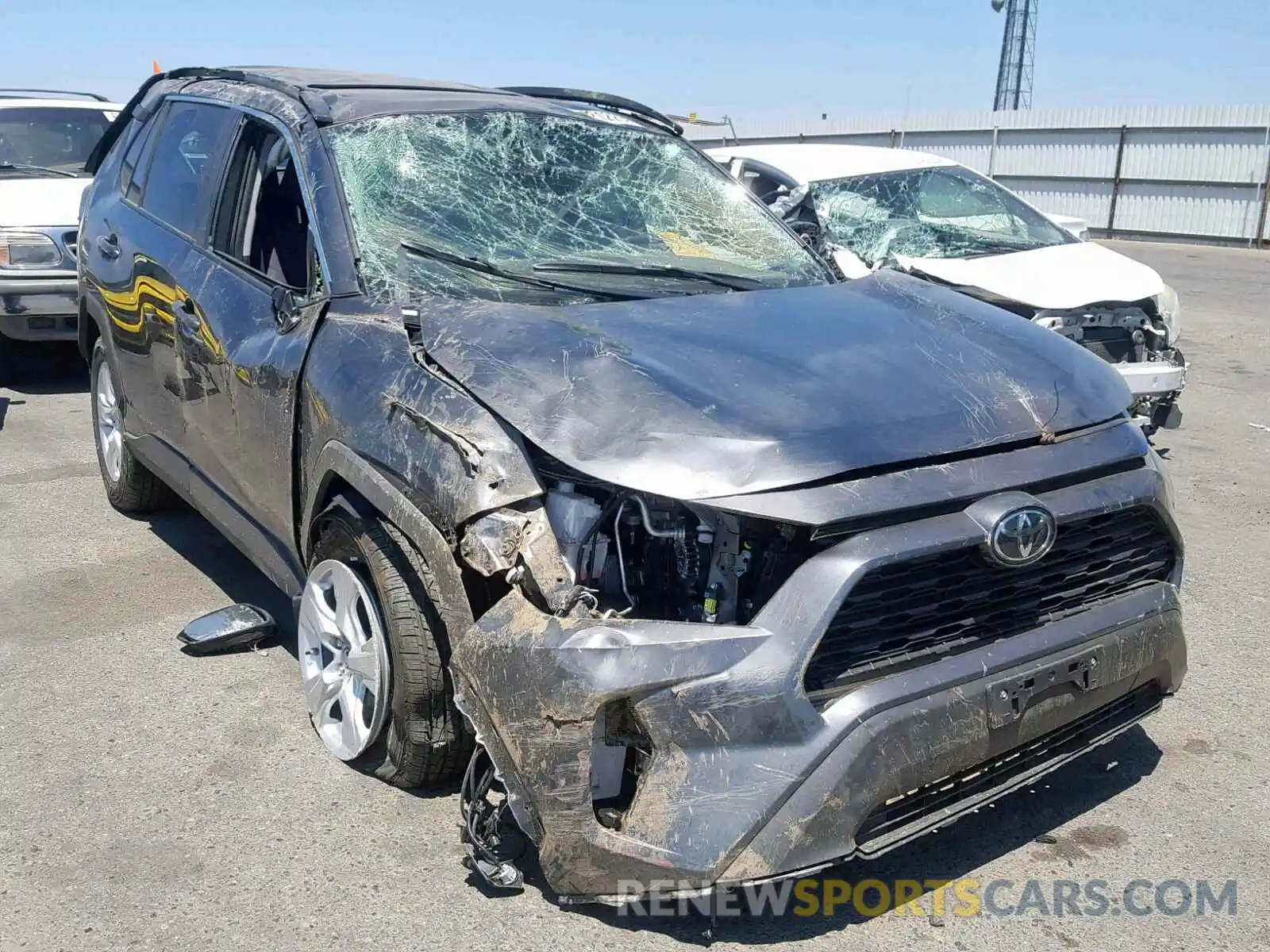 1 Photograph of a damaged car 2T3P1RFV2KC014937 TOYOTA RAV4 XLE 2019