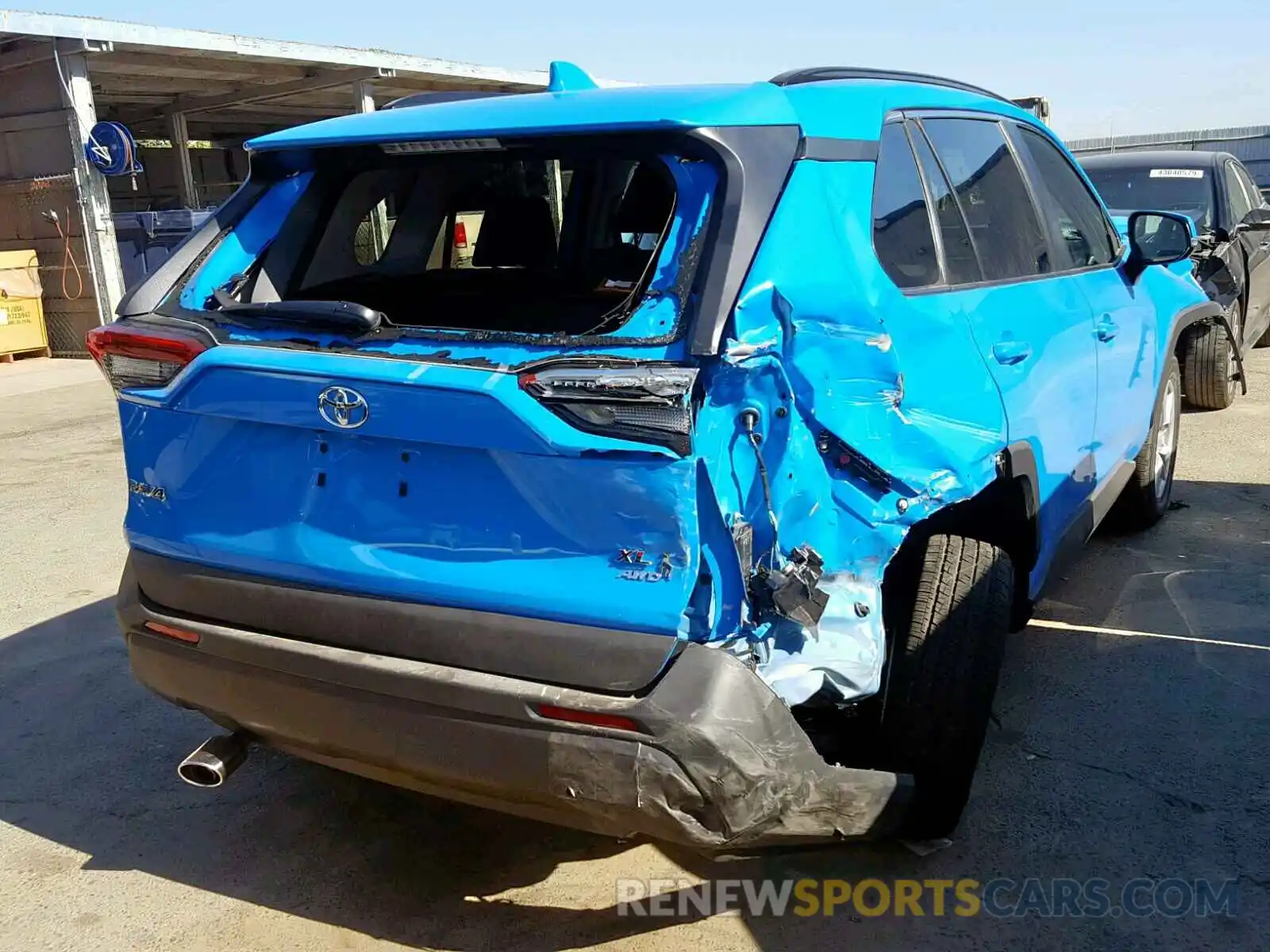 4 Photograph of a damaged car 2T3P1RFV6KC015251 TOYOTA RAV4 XLE 2019