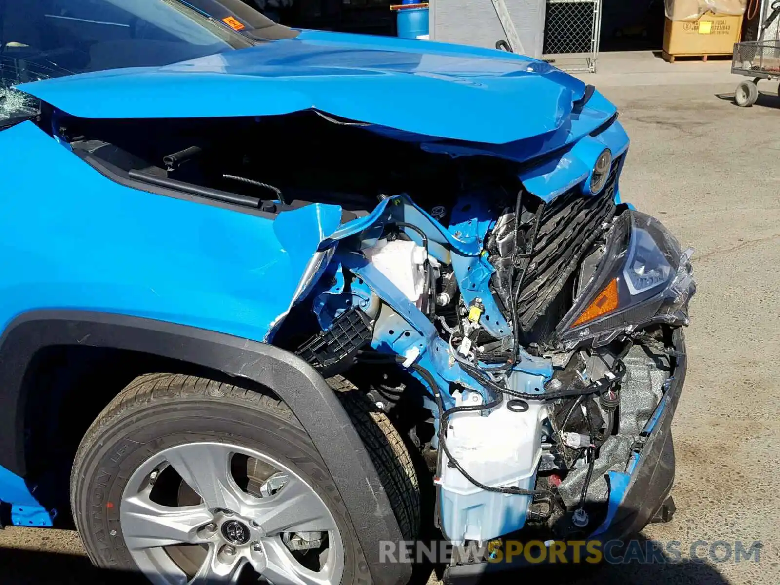 9 Photograph of a damaged car 2T3P1RFV6KC015251 TOYOTA RAV4 XLE 2019