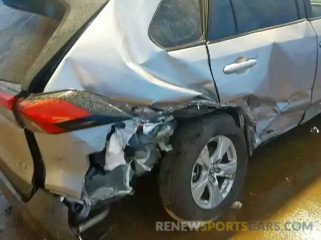 9 Photograph of a damaged car 2T3P1RFV9KW046086 TOYOTA RAV4 XLE 2019