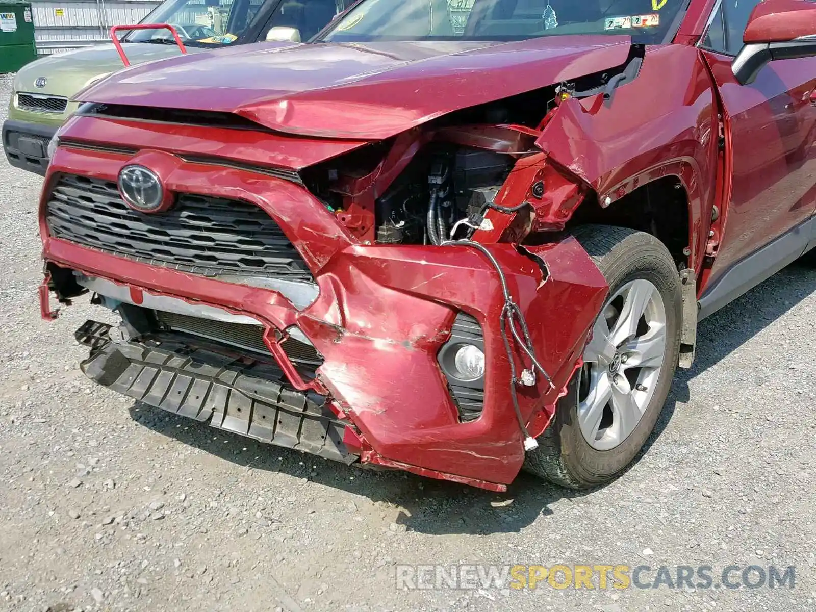 9 Photograph of a damaged car JTMP1RFV0KD013894 TOYOTA RAV4 XLE 2019