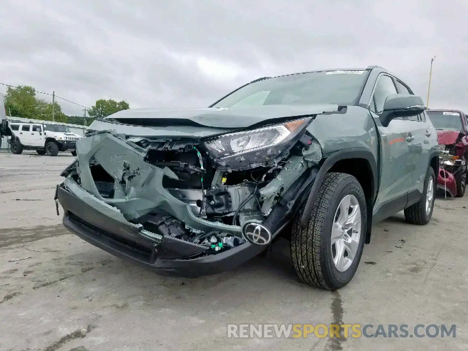2 Photograph of a damaged car JTMP1RFV1KD025665 TOYOTA RAV4 XLE 2019