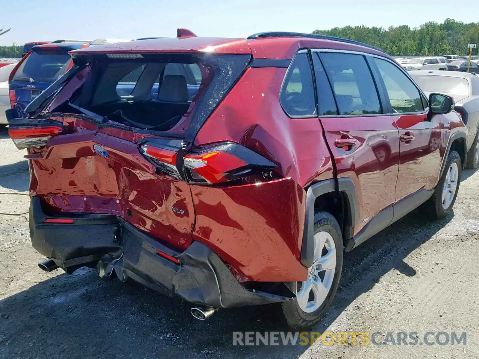4 Photograph of a damaged car JTMRWRFV1KD010321 TOYOTA RAV4 XLE 2019