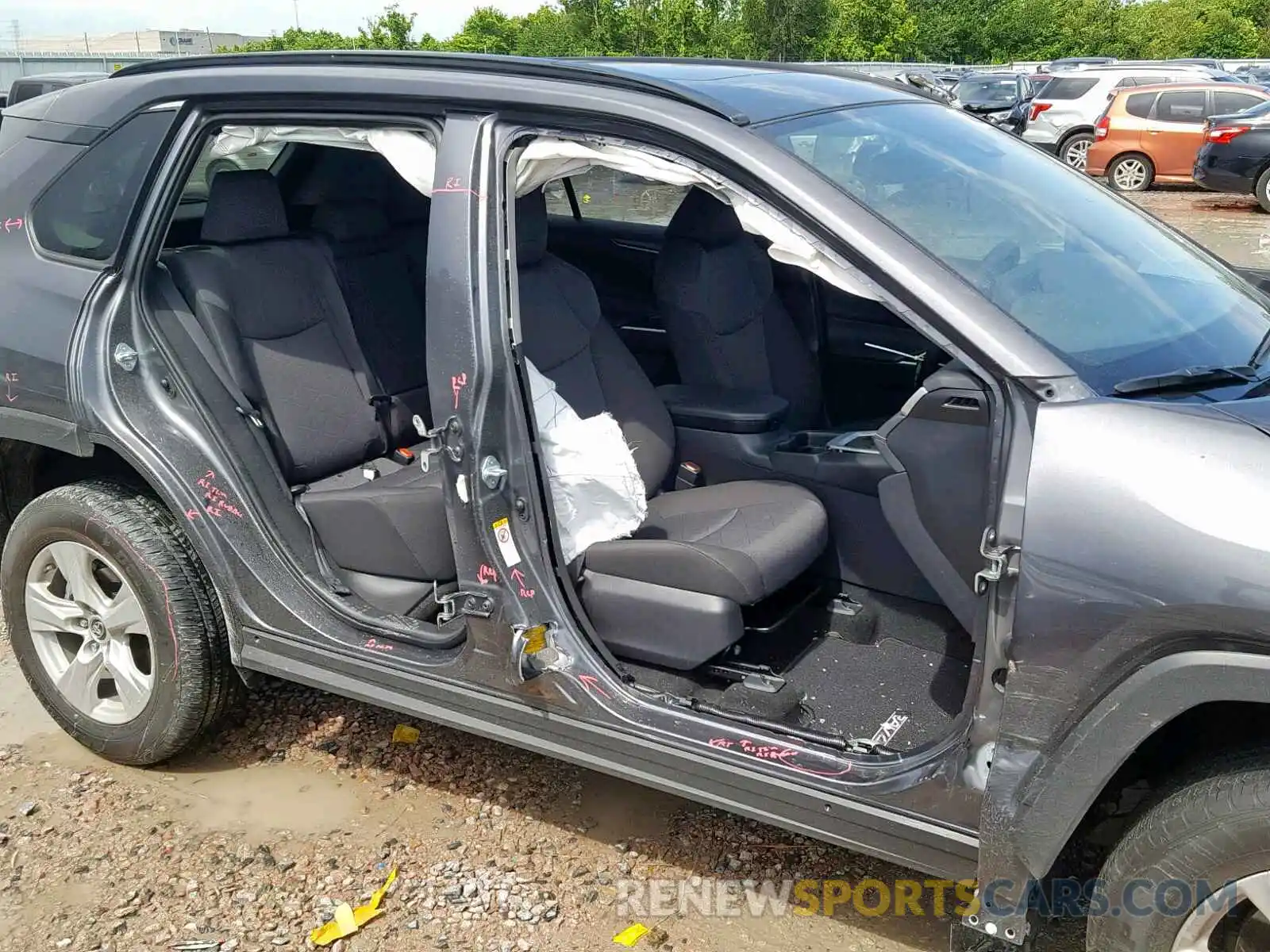 9 Photograph of a damaged car JTMW1RFV4KD022416 TOYOTA RAV4 XLE 2019