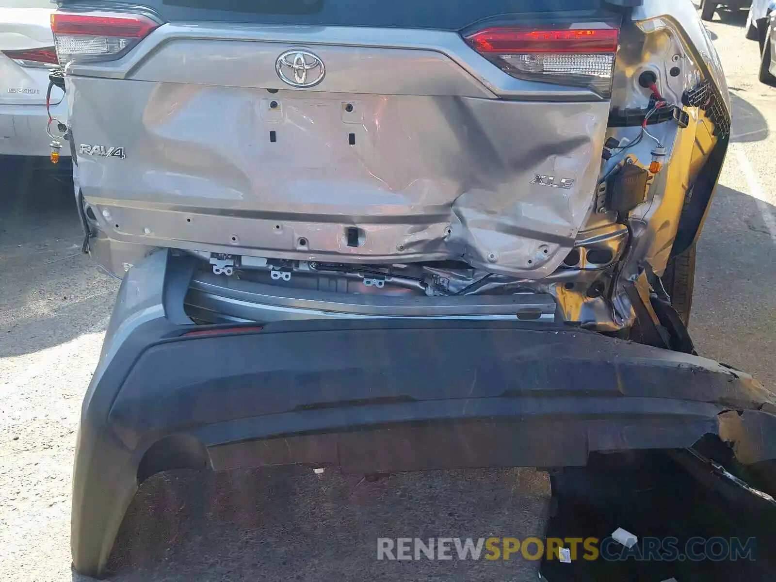 9 Photograph of a damaged car JTMW1RFV7KD013421 TOYOTA RAV4 XLE 2019