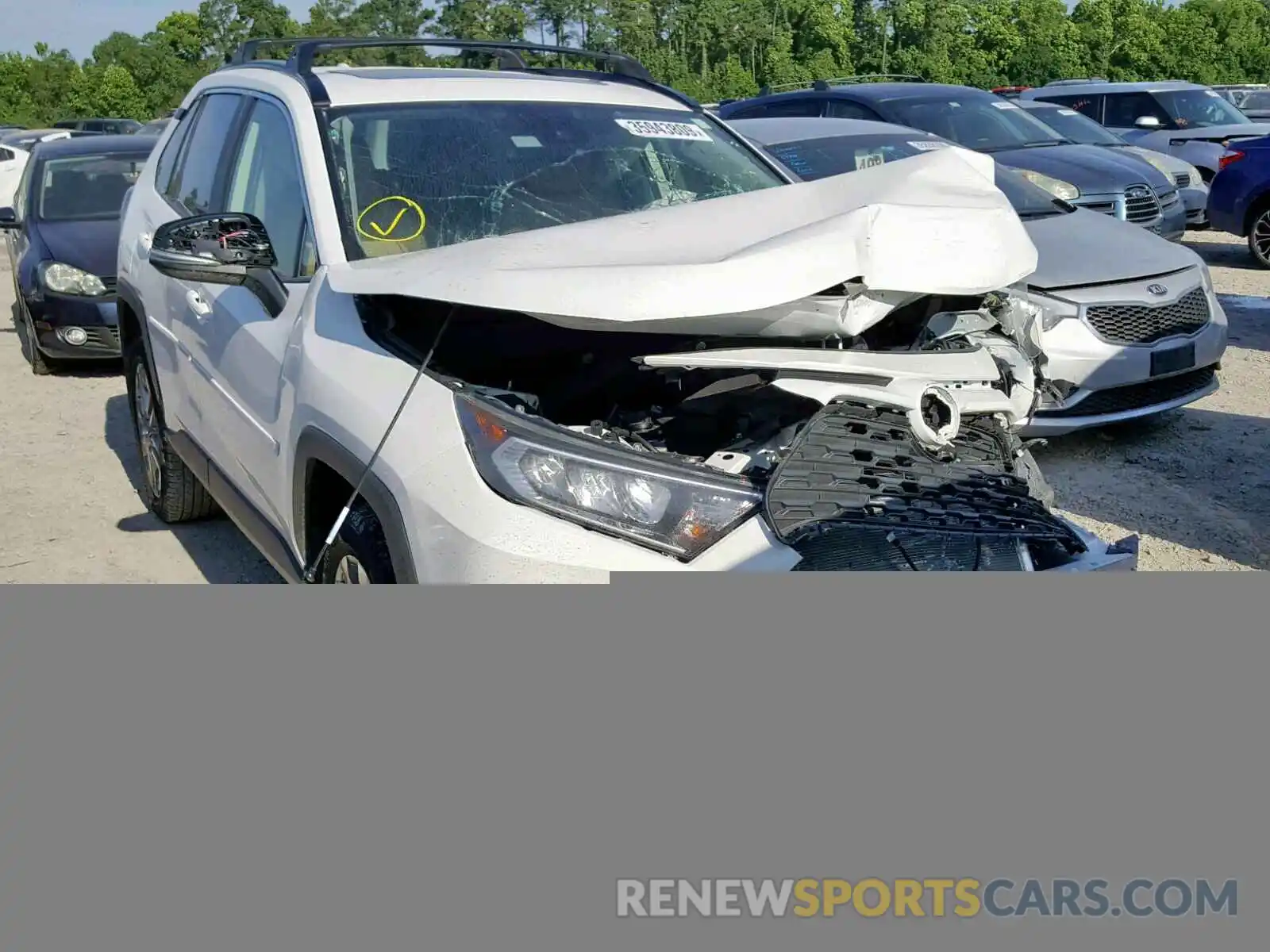1 Photograph of a damaged car JTMC1RFV0KD014591 TOYOTA RAV4 XLE P 2019