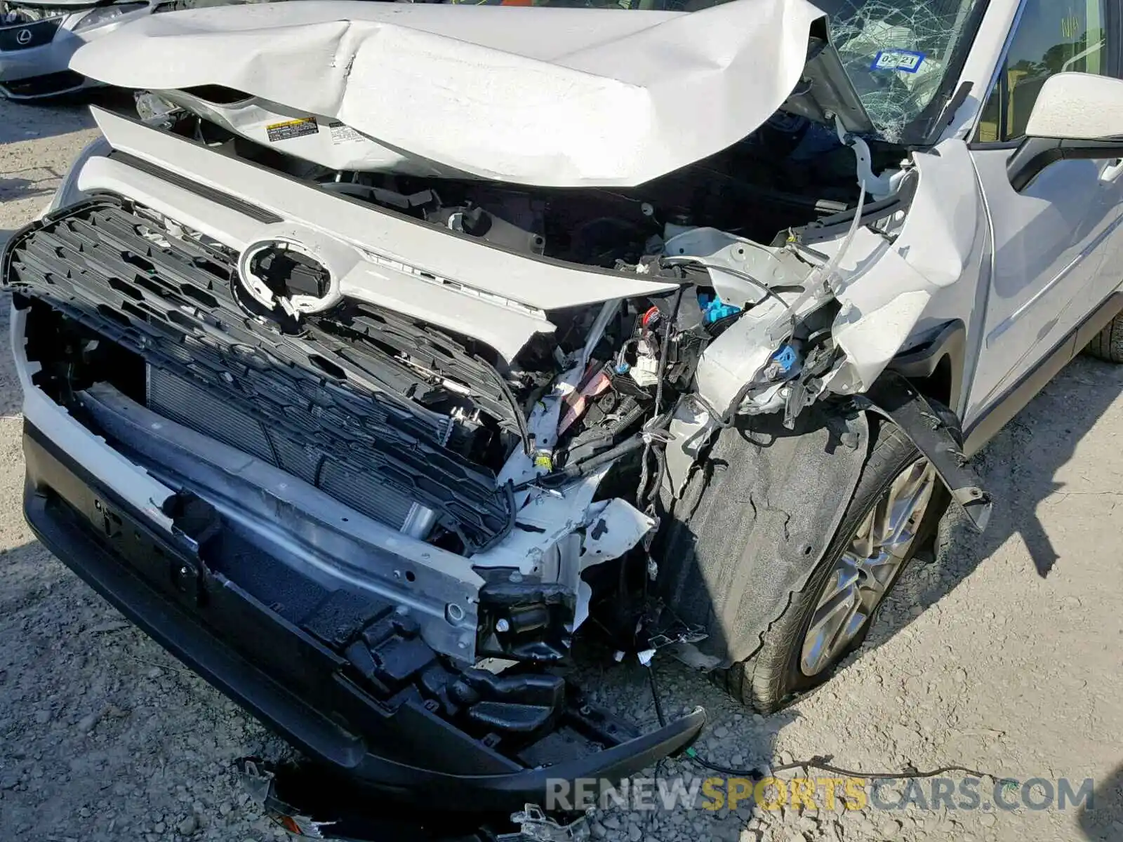 9 Photograph of a damaged car JTMC1RFV0KD014591 TOYOTA RAV4 XLE P 2019