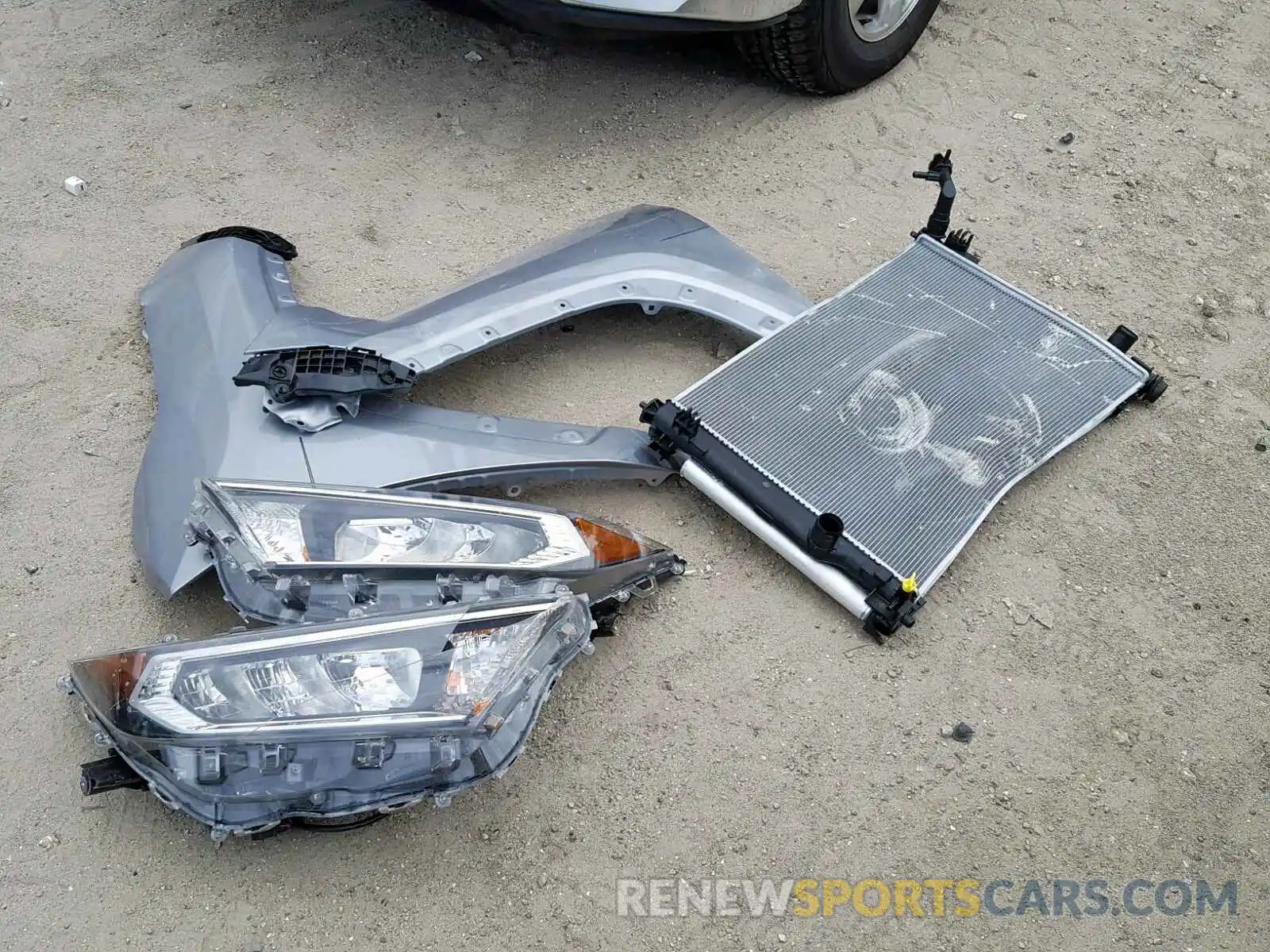 9 Photograph of a damaged car JTMC1RFV4KD019440 TOYOTA RAV4 XLE P 2019