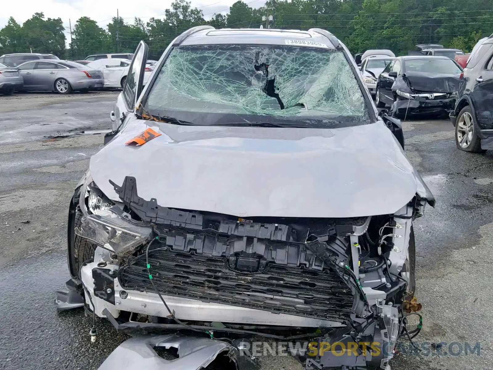 9 Photograph of a damaged car JTMC1RFVXKD018695 TOYOTA RAV4 XLE P 2019