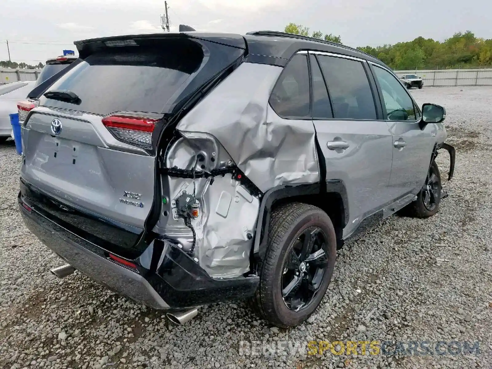 4 Photograph of a damaged car 2T3EWRFV6KW012485 TOYOTA RAV4 XSE 2019