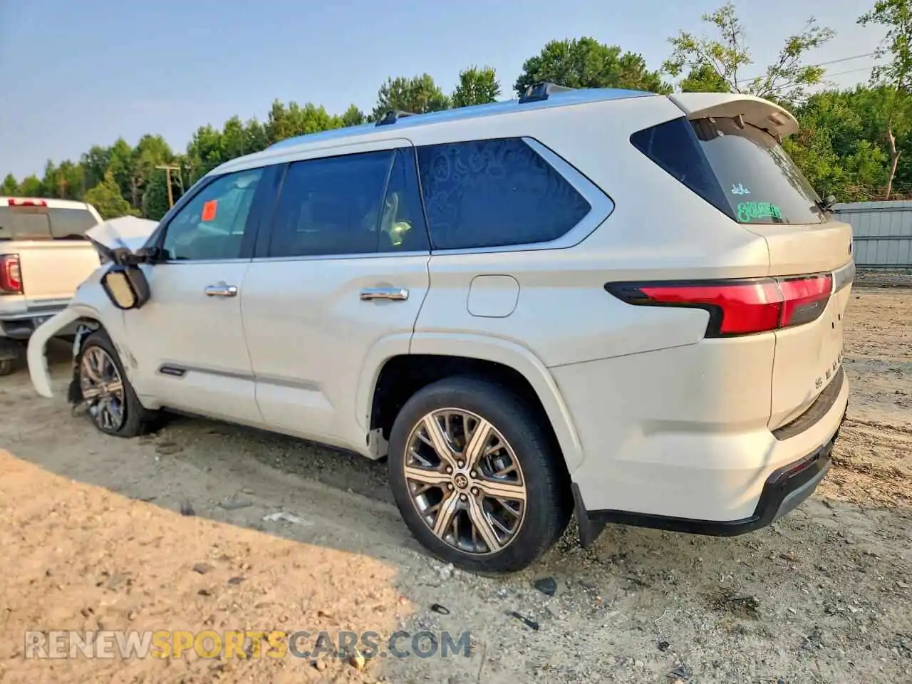 2 Фотография поврежденного автомобиля 7SVAAABA4PX005190 TOYOTA SEQUOIA 2023