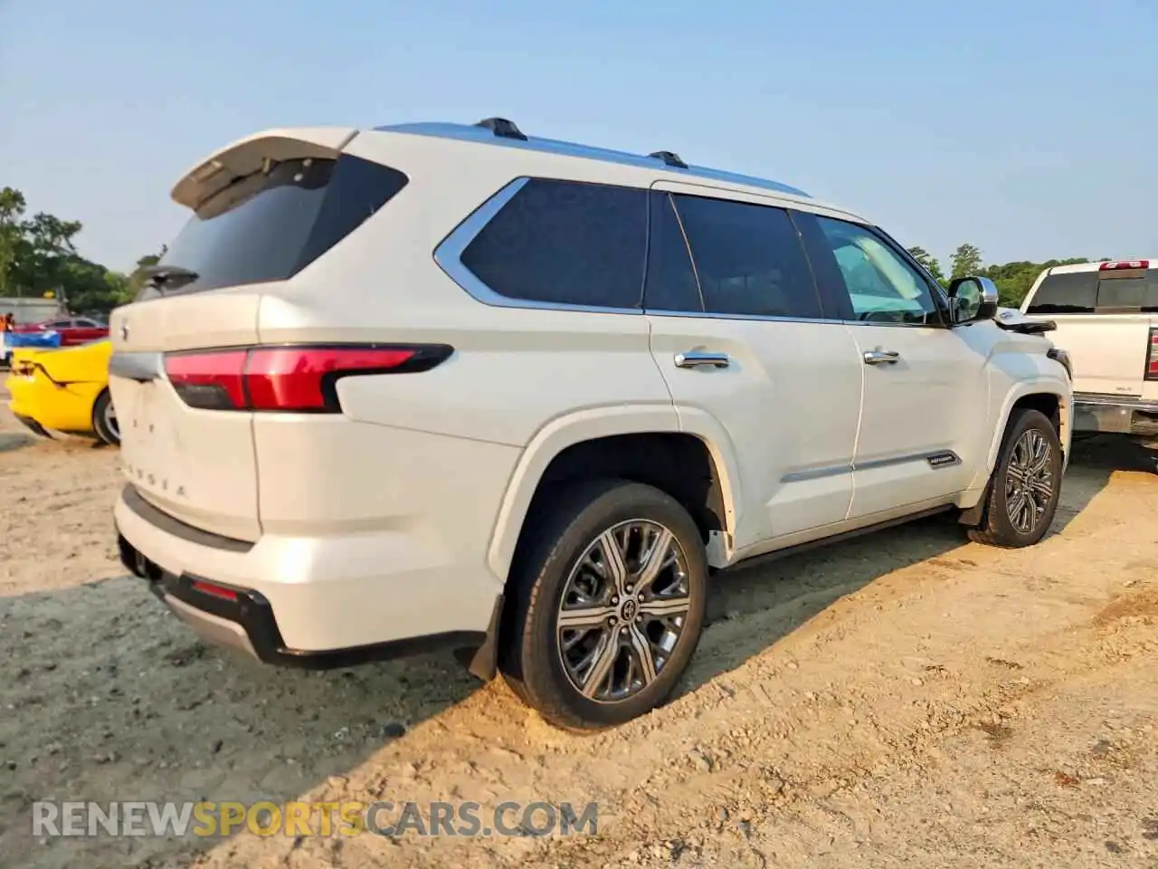 3 Фотография поврежденного автомобиля 7SVAAABA4PX005190 TOYOTA SEQUOIA 2023