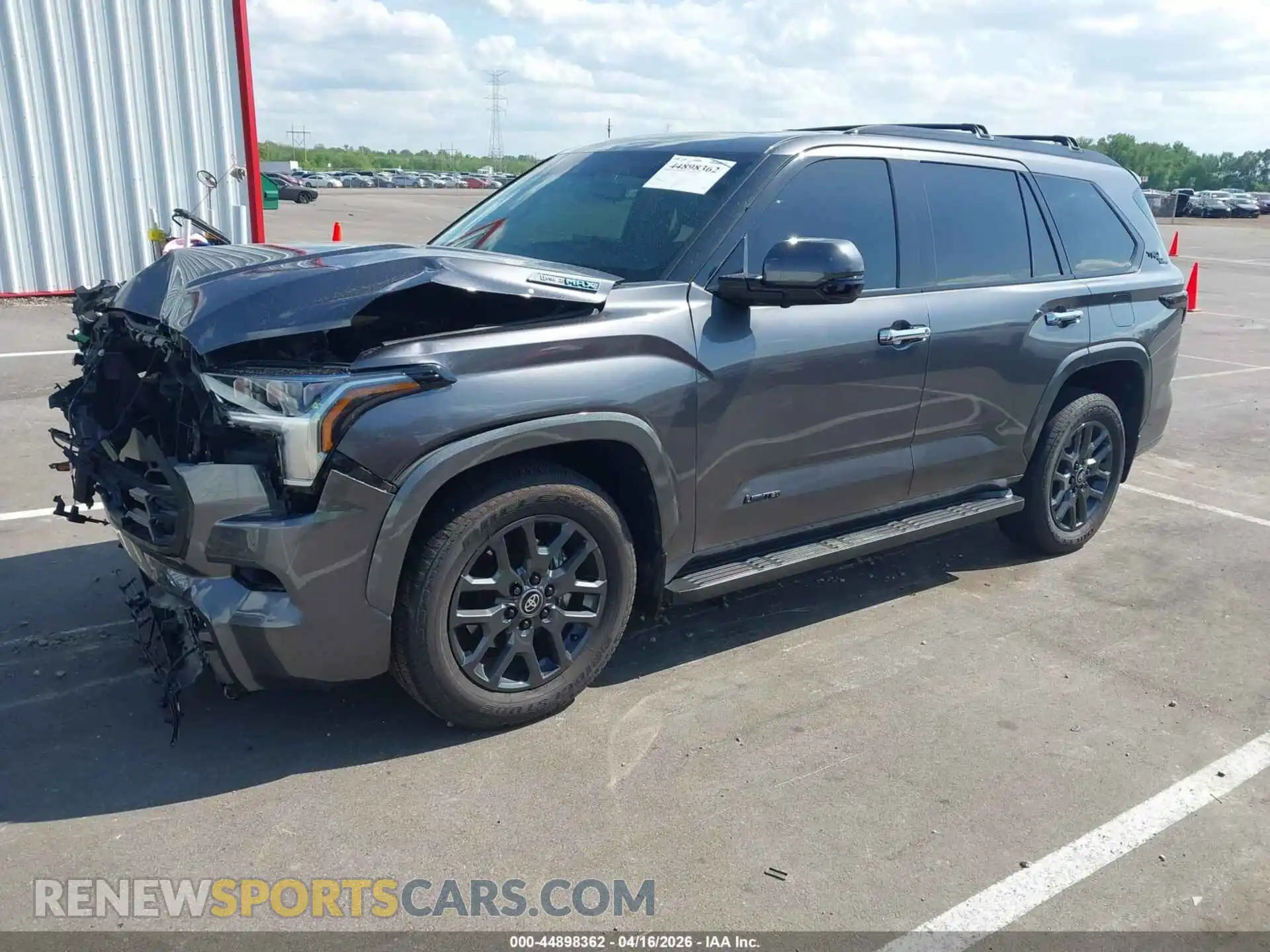 2 fotografías del automóvil dañado 7SVAAABA7PX020332 TOYOTA SEQUOIA 2023