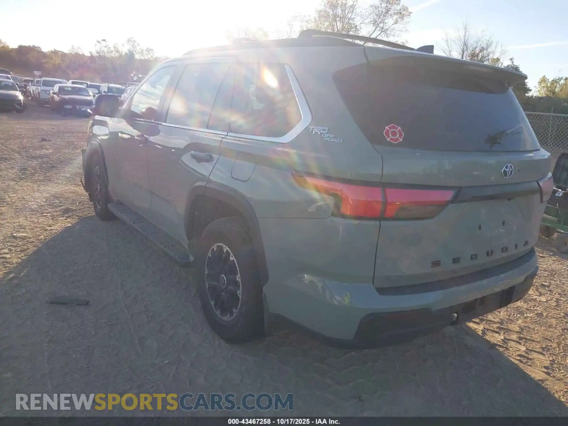 3 Photograph of a damaged car 7SVAAABA5RX033745 TOYOTA SEQUOIA 2024