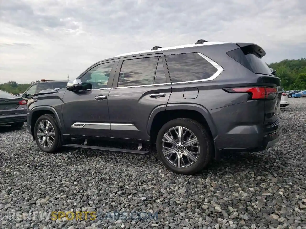 2 fotografías del automóvil dañado 7SVAAABAXRX026838 TOYOTA SEQUOIA 2024